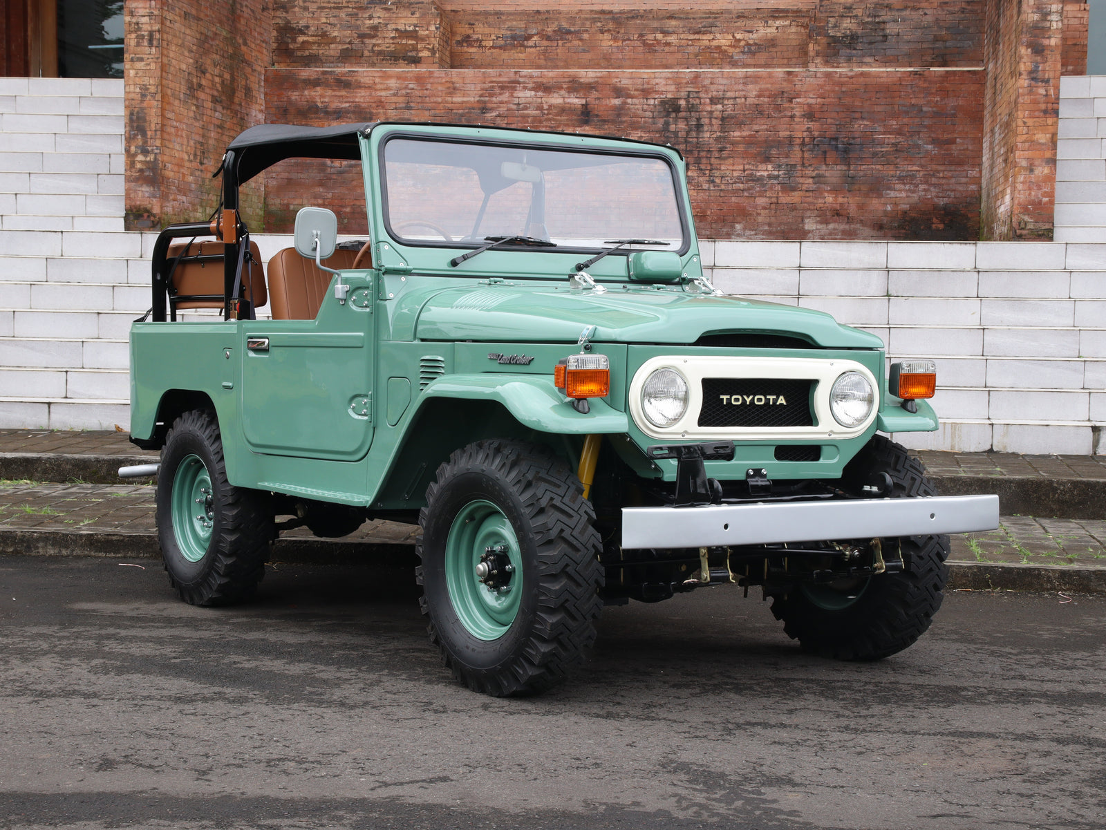 Green 1979 Open Top Bikini Toyota 40 Series FJ40 Land Cruiser Restored by Hogg & Swan