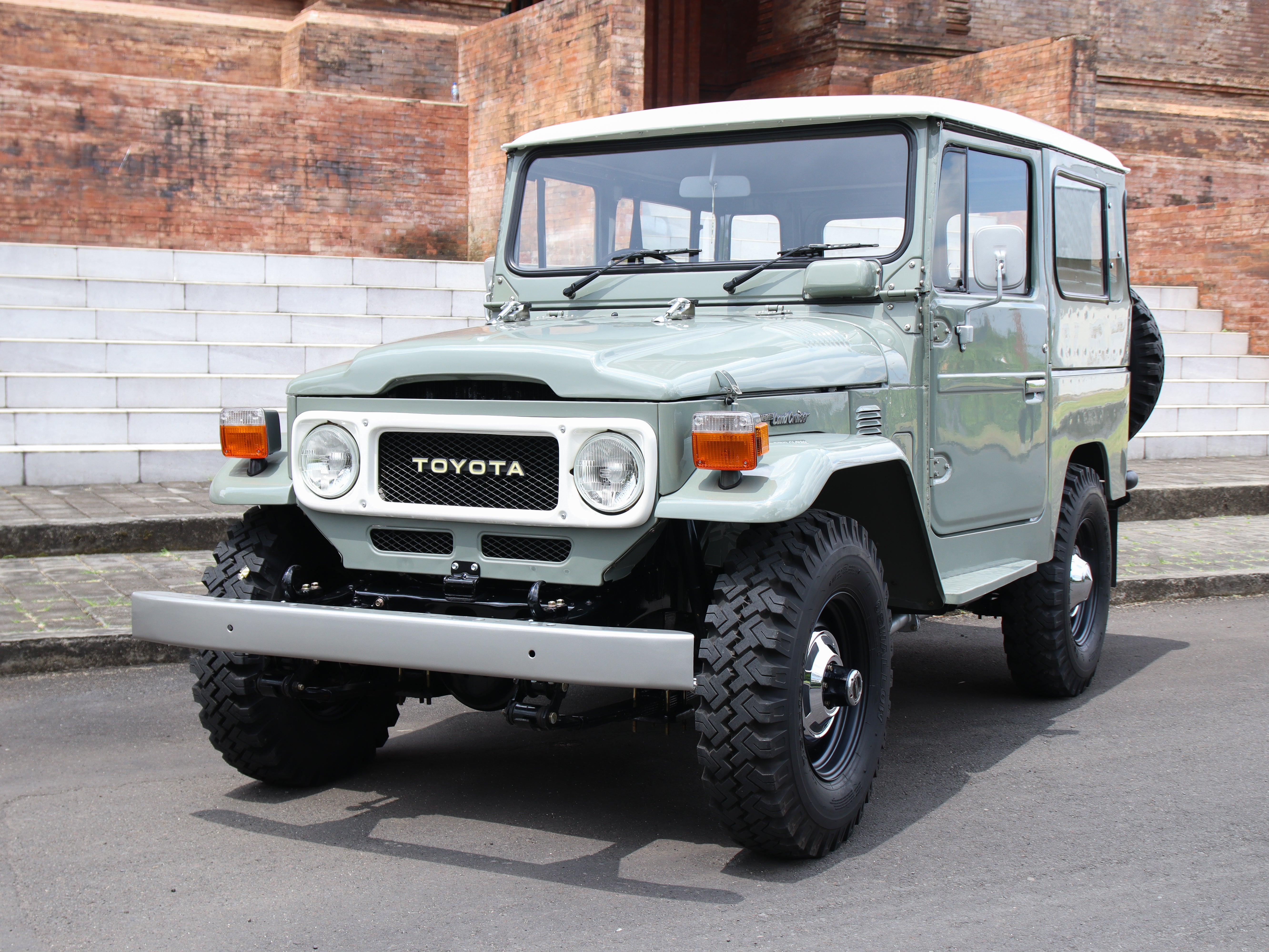 1979 TOYOTA FJ40 LAND CRUISER (SOLD)
