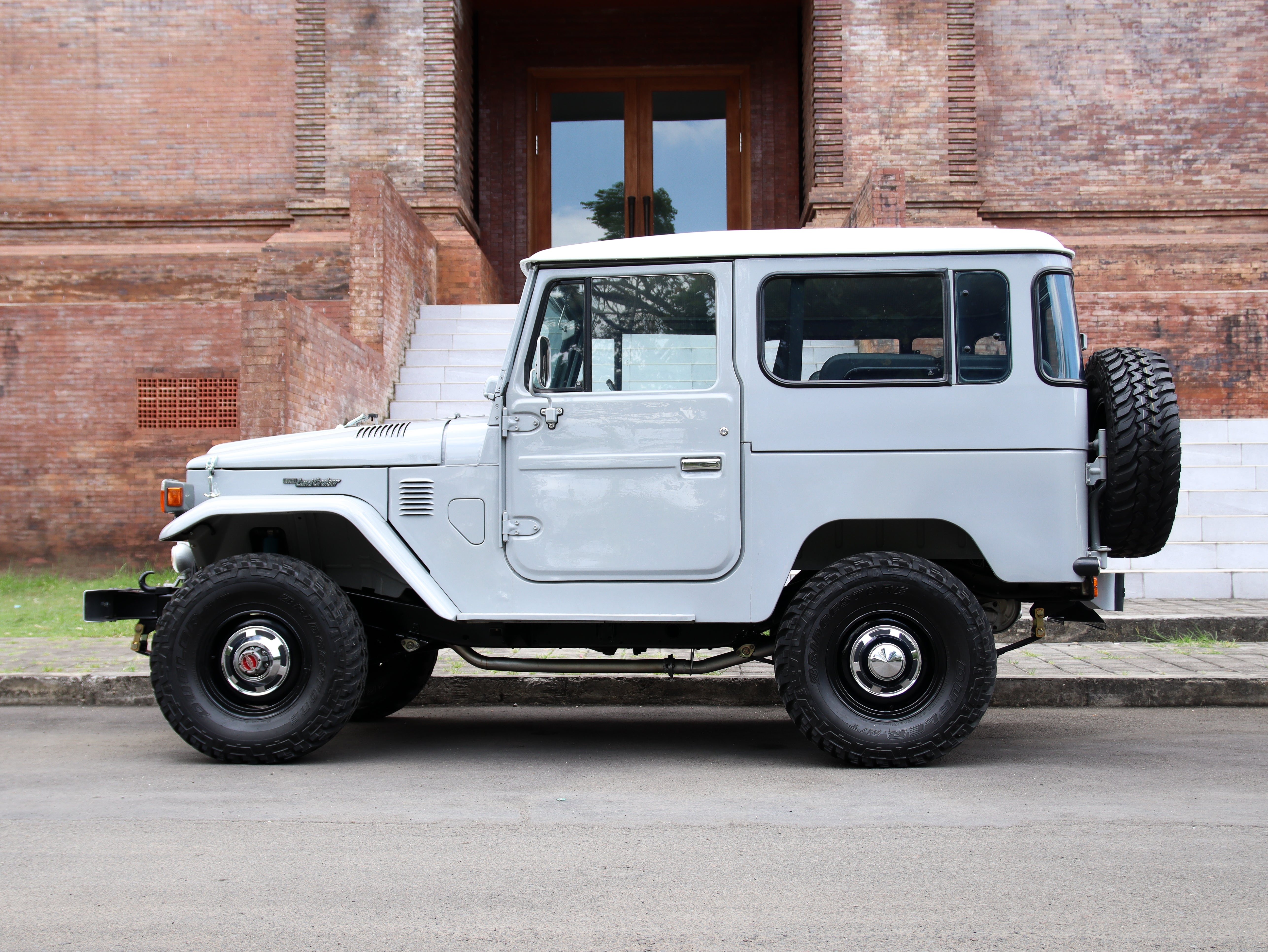 1977 TOYOTA FJ40 LAND CRUISER