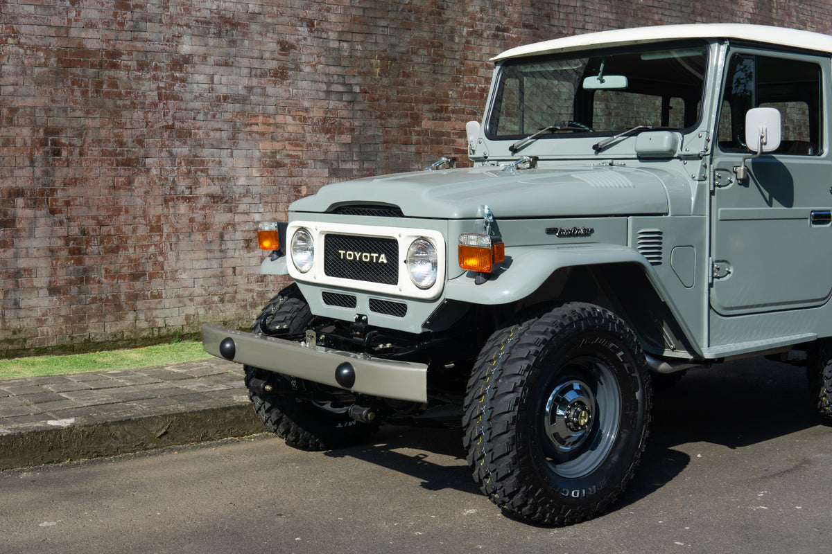 1982 TOYOTA FJ40 LAND CRUISER