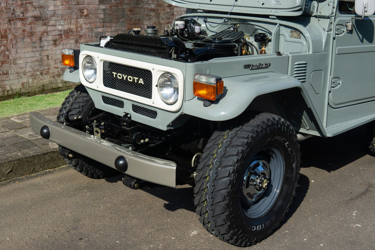 1982 TOYOTA FJ40 LAND CRUISER