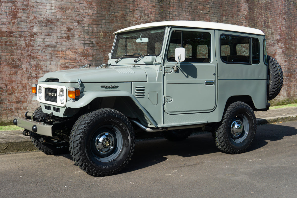 1982 TOYOTA FJ40 LAND CRUISER