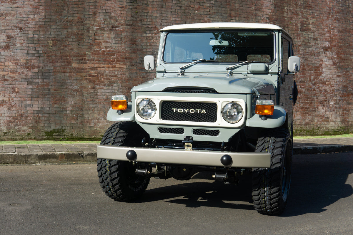 1982 TOYOTA FJ40 LAND CRUISER