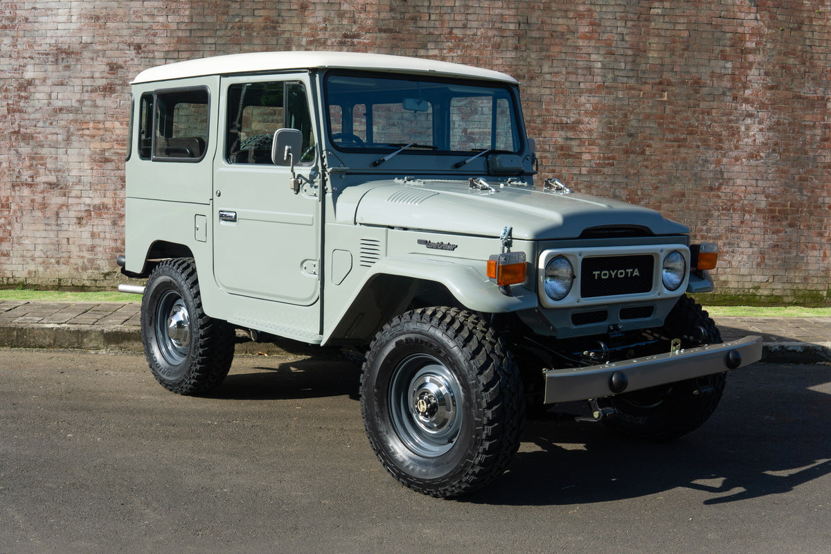 1982 TOYOTA FJ40 LAND CRUISER