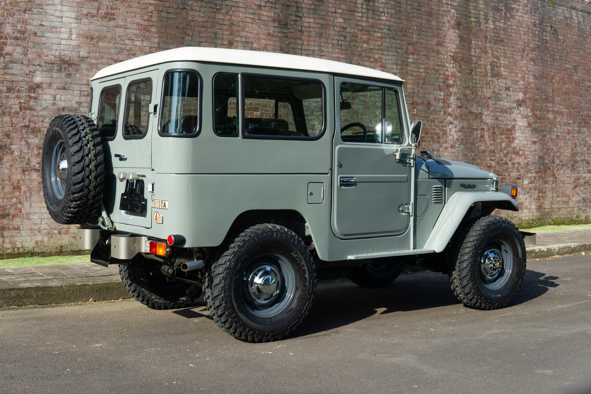 1982 TOYOTA FJ40 LAND CRUISER