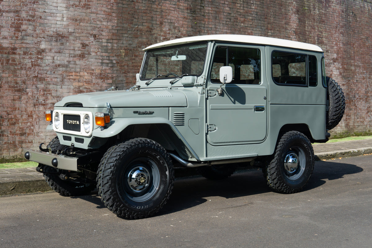 1982 TOYOTA FJ40 LAND CRUISER