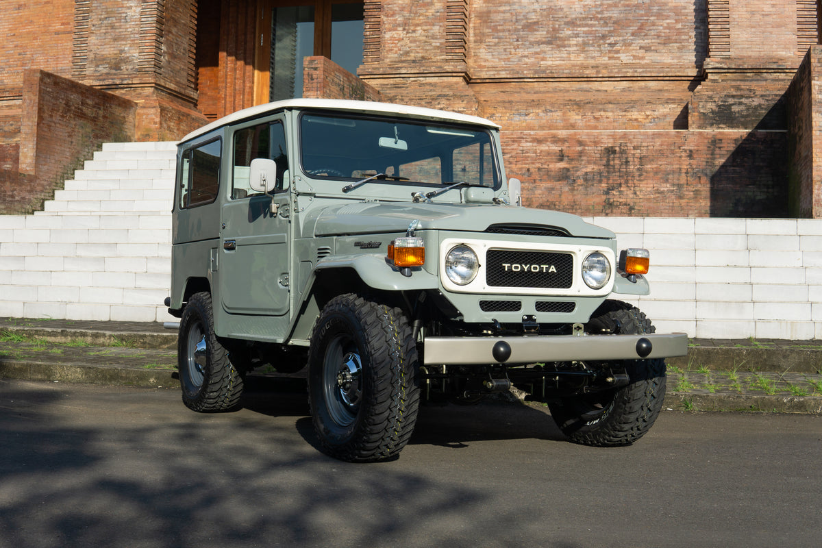 1982 TOYOTA FJ40 LAND CRUISER