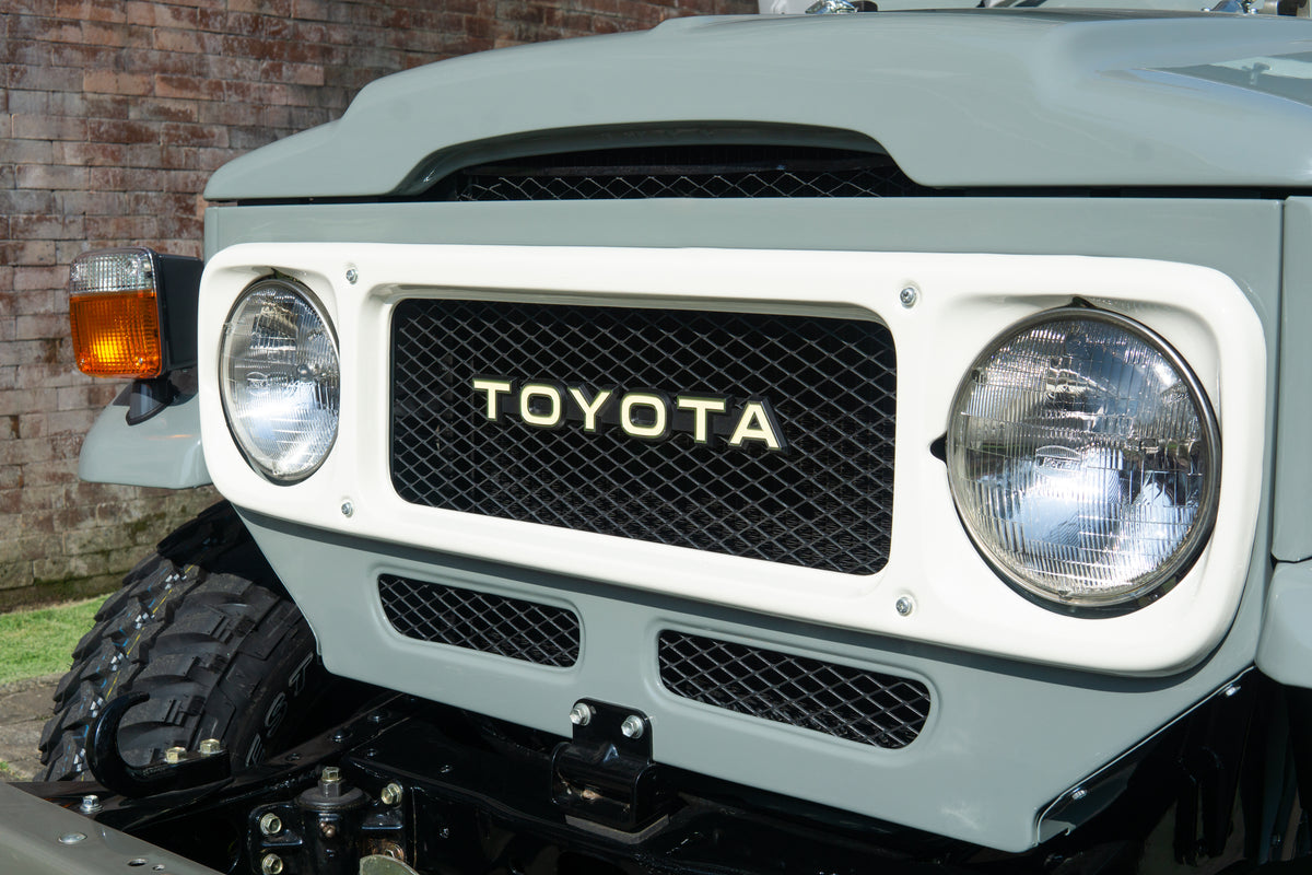 1982 TOYOTA FJ40 LAND CRUISER