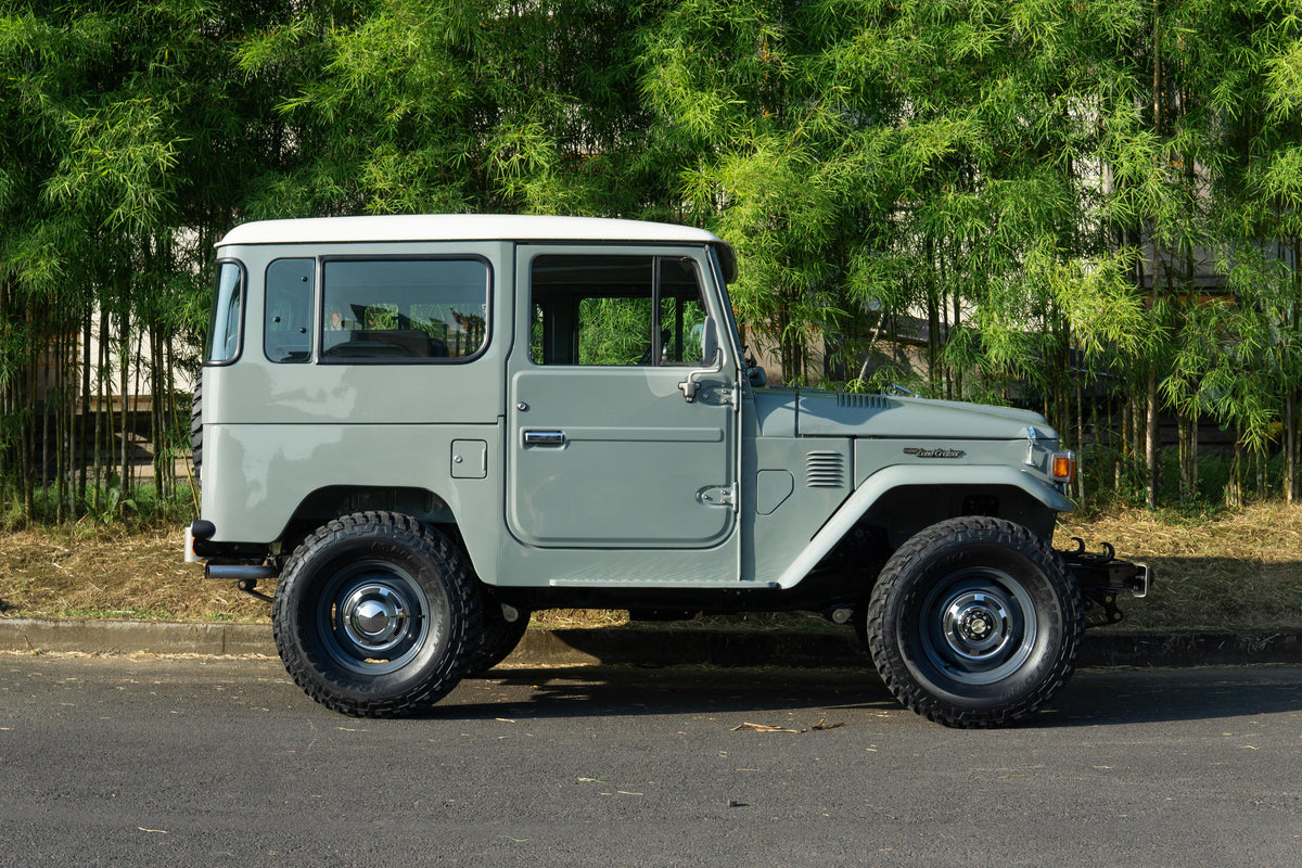 1982 TOYOTA FJ40 LAND CRUISER