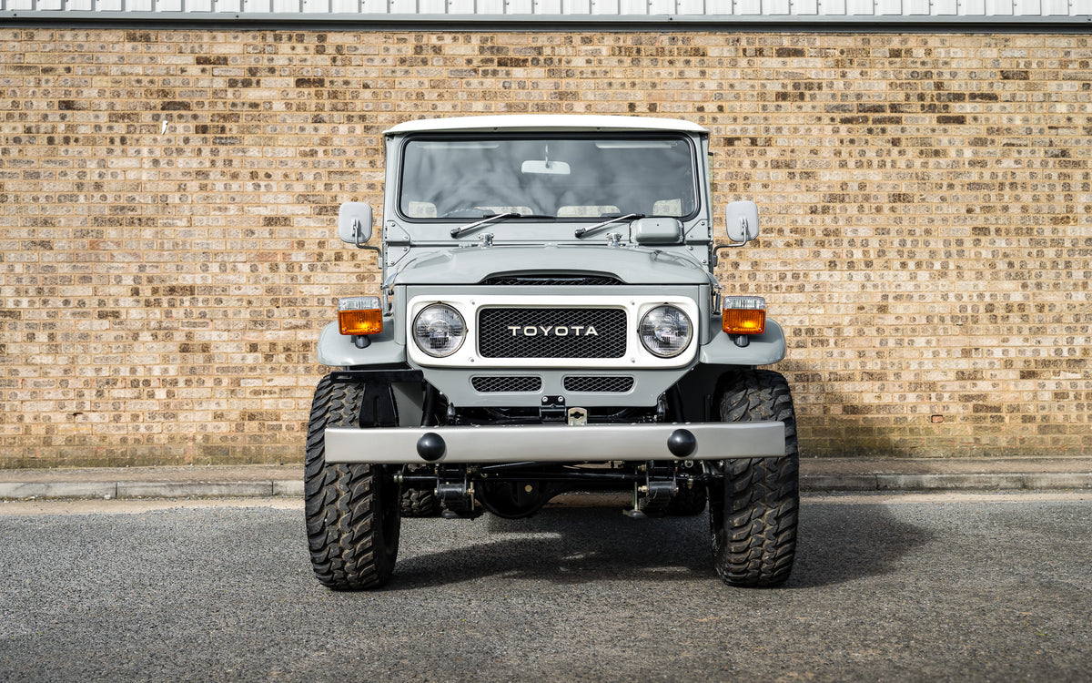 VINTAGE LAND CRUISER 40 SERIES NEW RESTORATION CLASSIC LOOK WITH CLASSIC TYRES FOR SALE