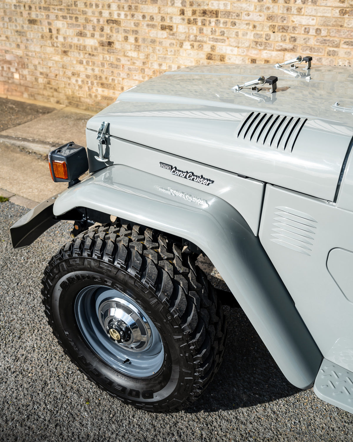 VINTAGE LAND CRUISER 40 SERIES NEW RESTORATION CLASSIC LOOK WITH CLASSIC TYRES FOR SALE