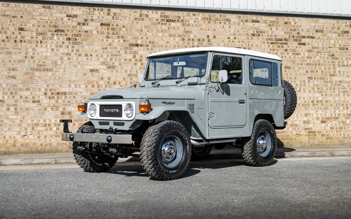 RESTORED TOYOTA FJ40 LAND CRUISER FOR SALE
