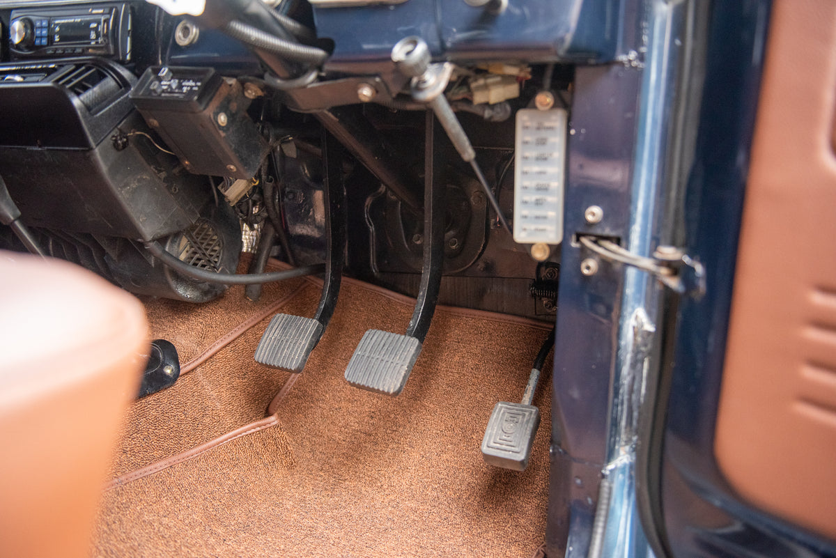 Vintage 40 Diesel 1983 Toyota BJ40 Land Cruiser in Royal Blue with Air Conditioning Features