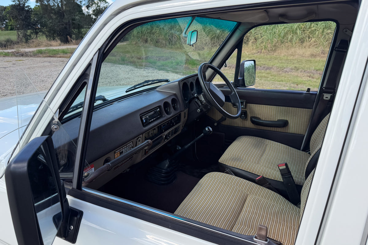 1986 Toyota HJ61 Land Cruiser Turbo Diesel Original Upholstery For Sale