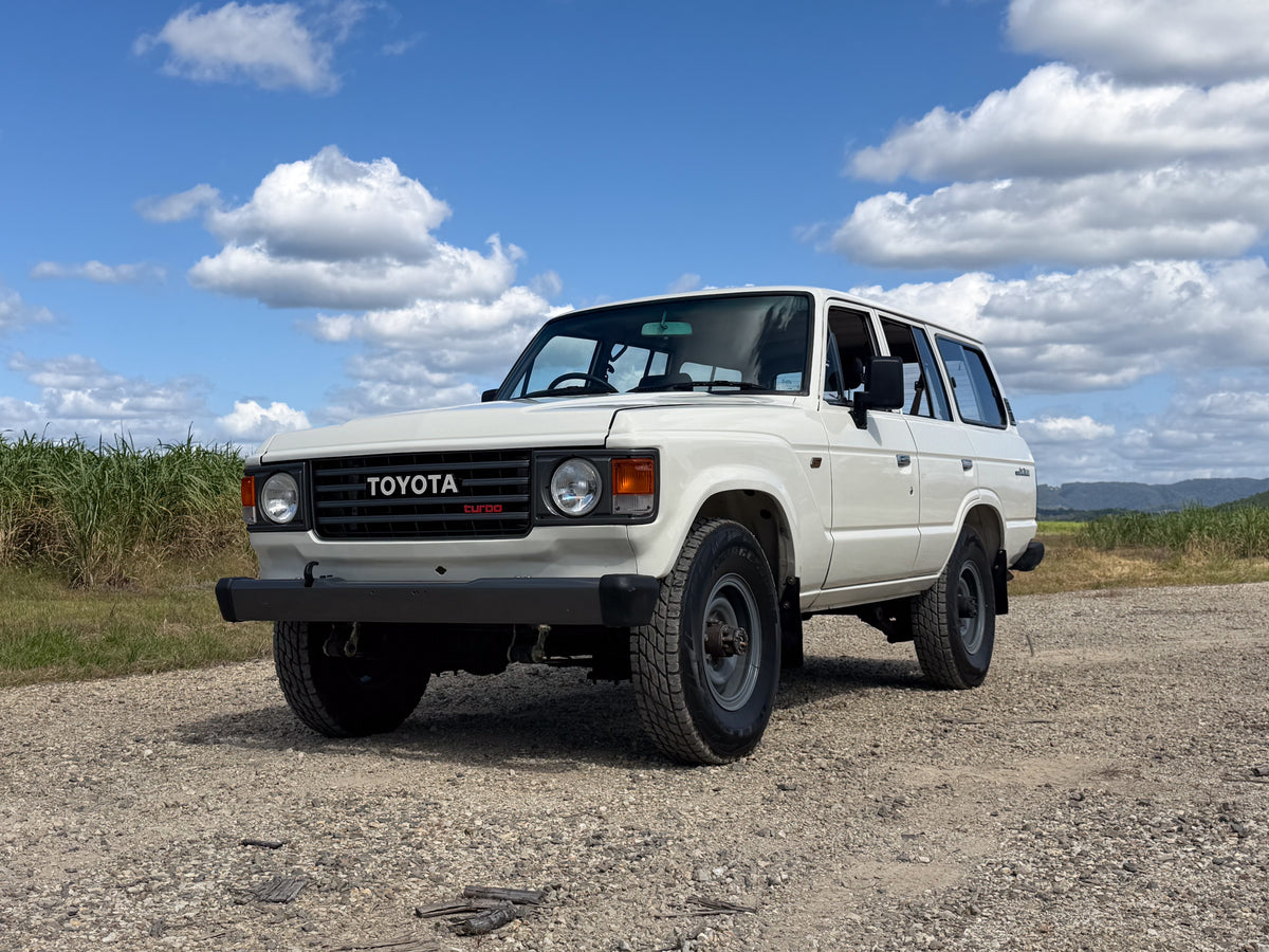 Restored White 1986 Toyota HJ61 60 Series Land Cruiser Mint Condition For Sale