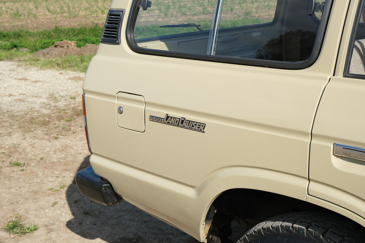 1984 TOYOTA HJ60 LAND CRUISER