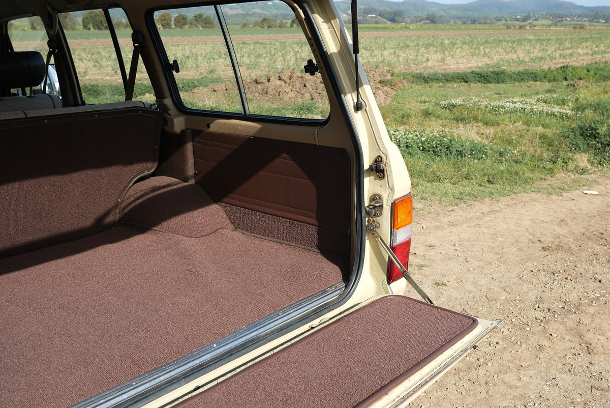 1984 TOYOTA HJ60 LAND CRUISER