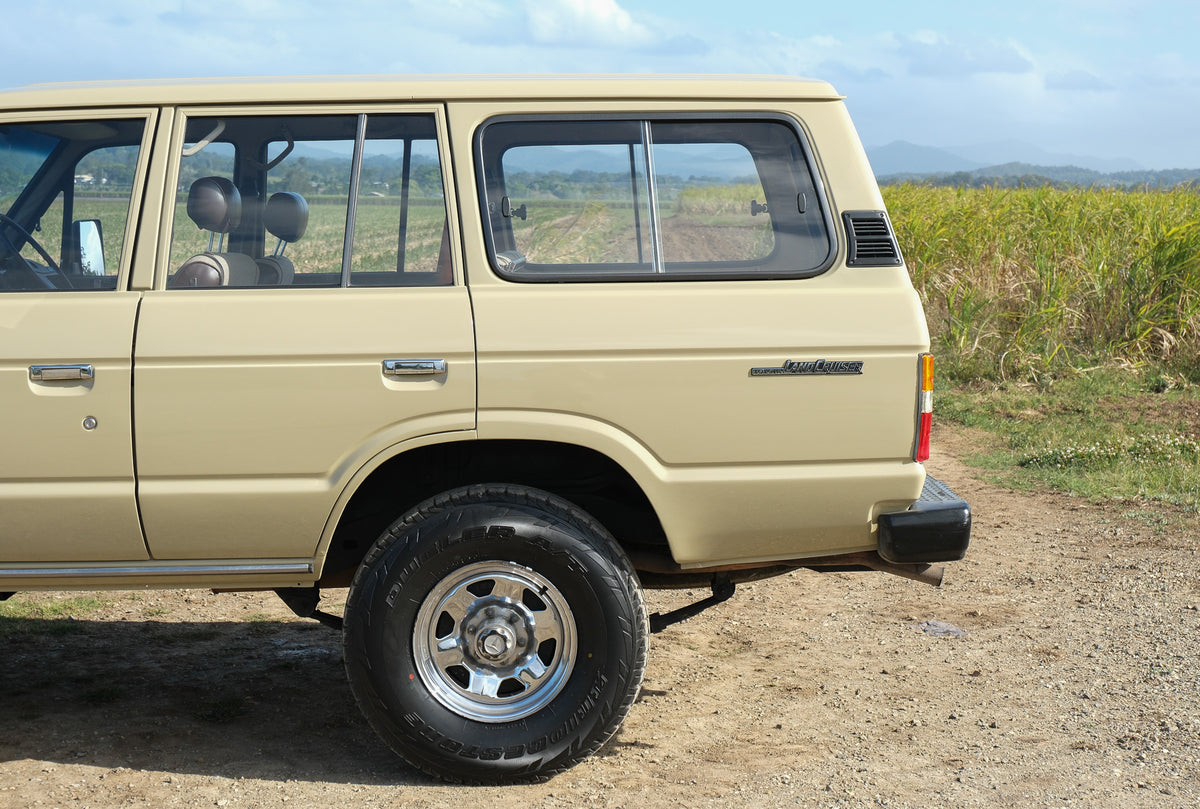 1984 TOYOTA HJ60 LAND CRUISER