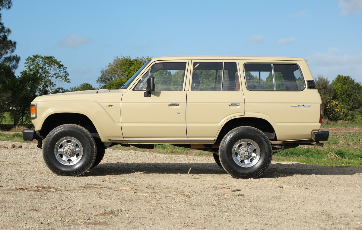 1984 TOYOTA HJ60 LAND CRUISER
