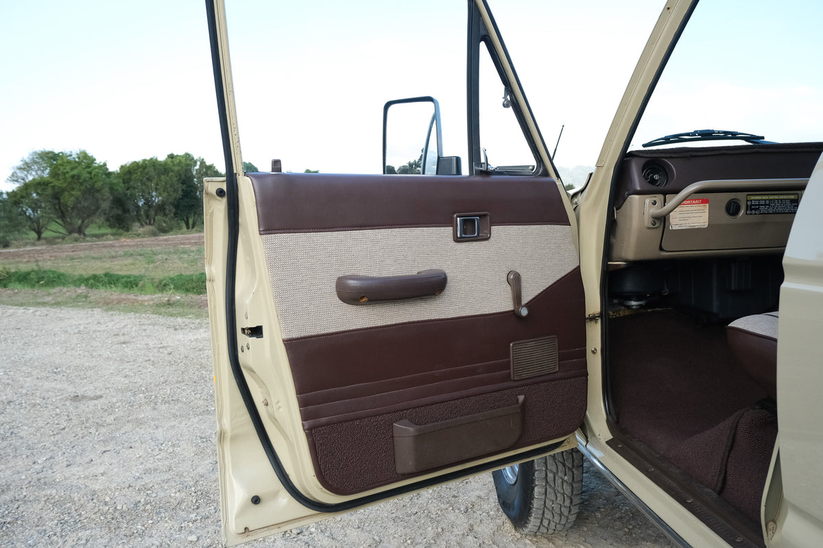 1984 TOYOTA HJ60 LAND CRUISER
