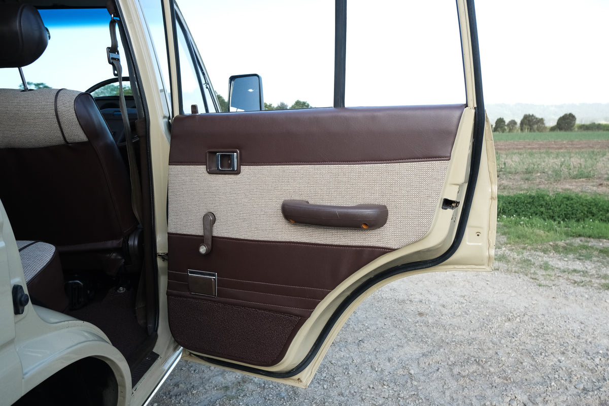 1984 TOYOTA HJ60 LAND CRUISER
