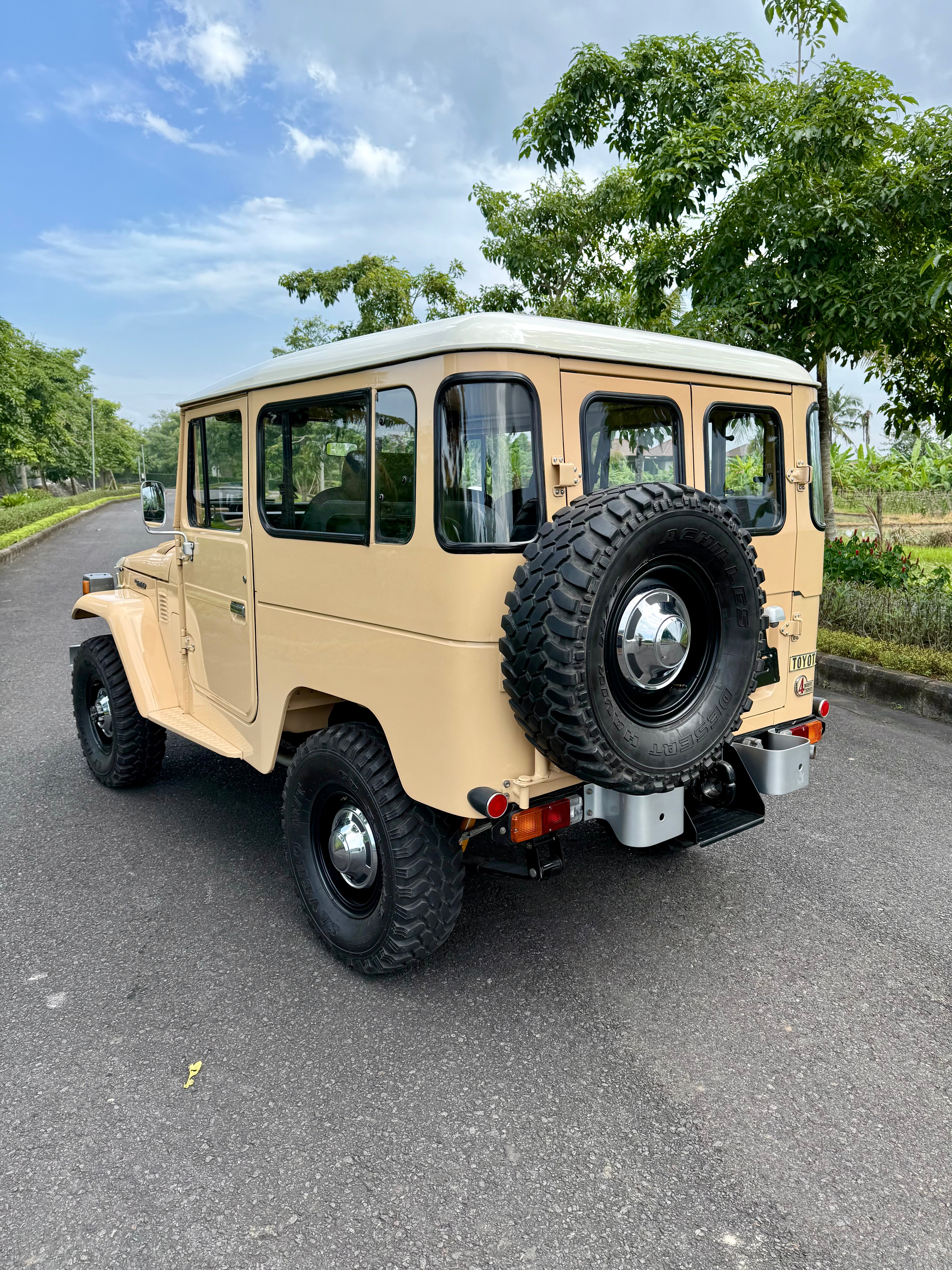 1981 FJ40 LAND CRUISER