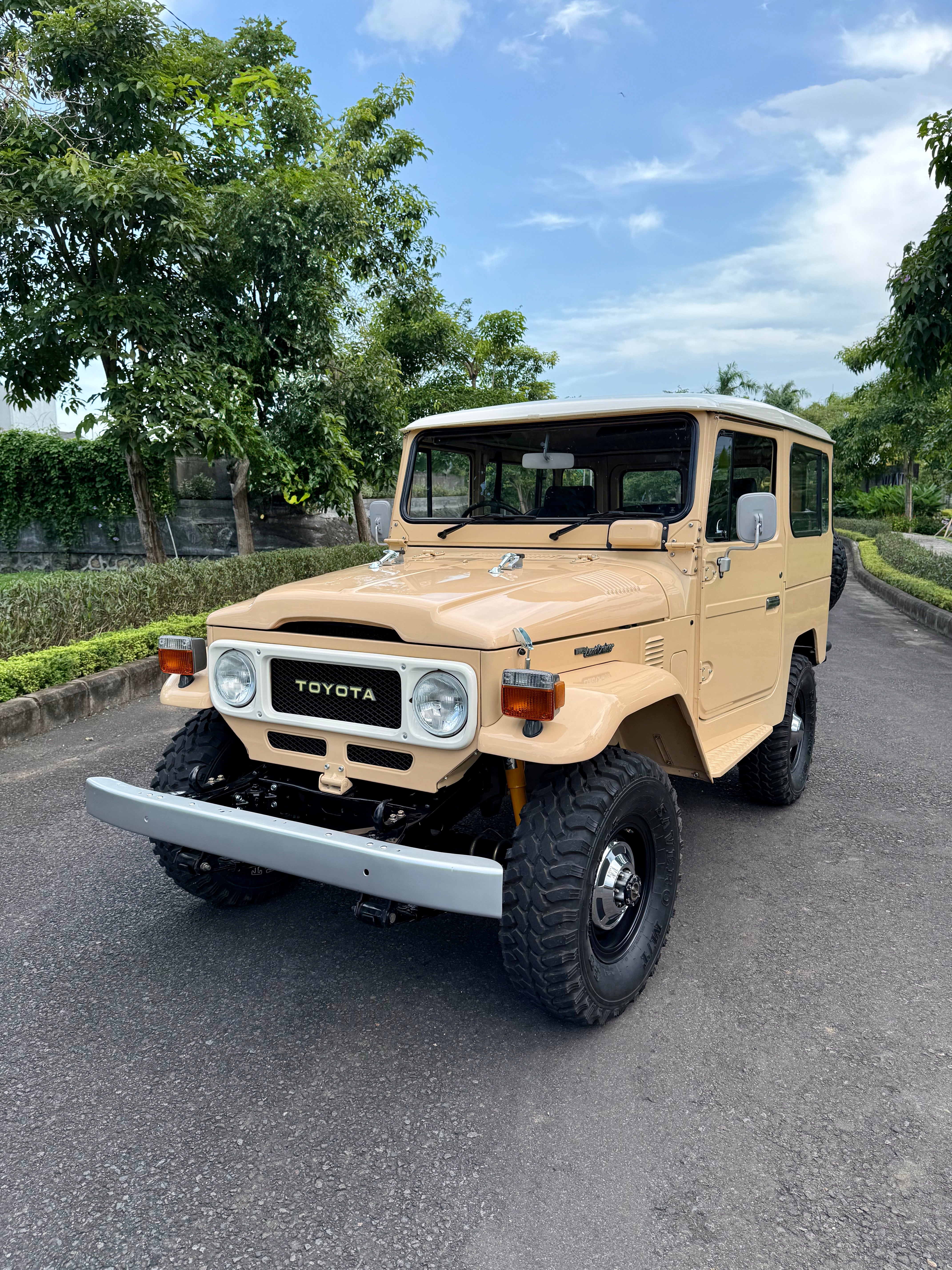 1981 FJ40 LAND CRUISER