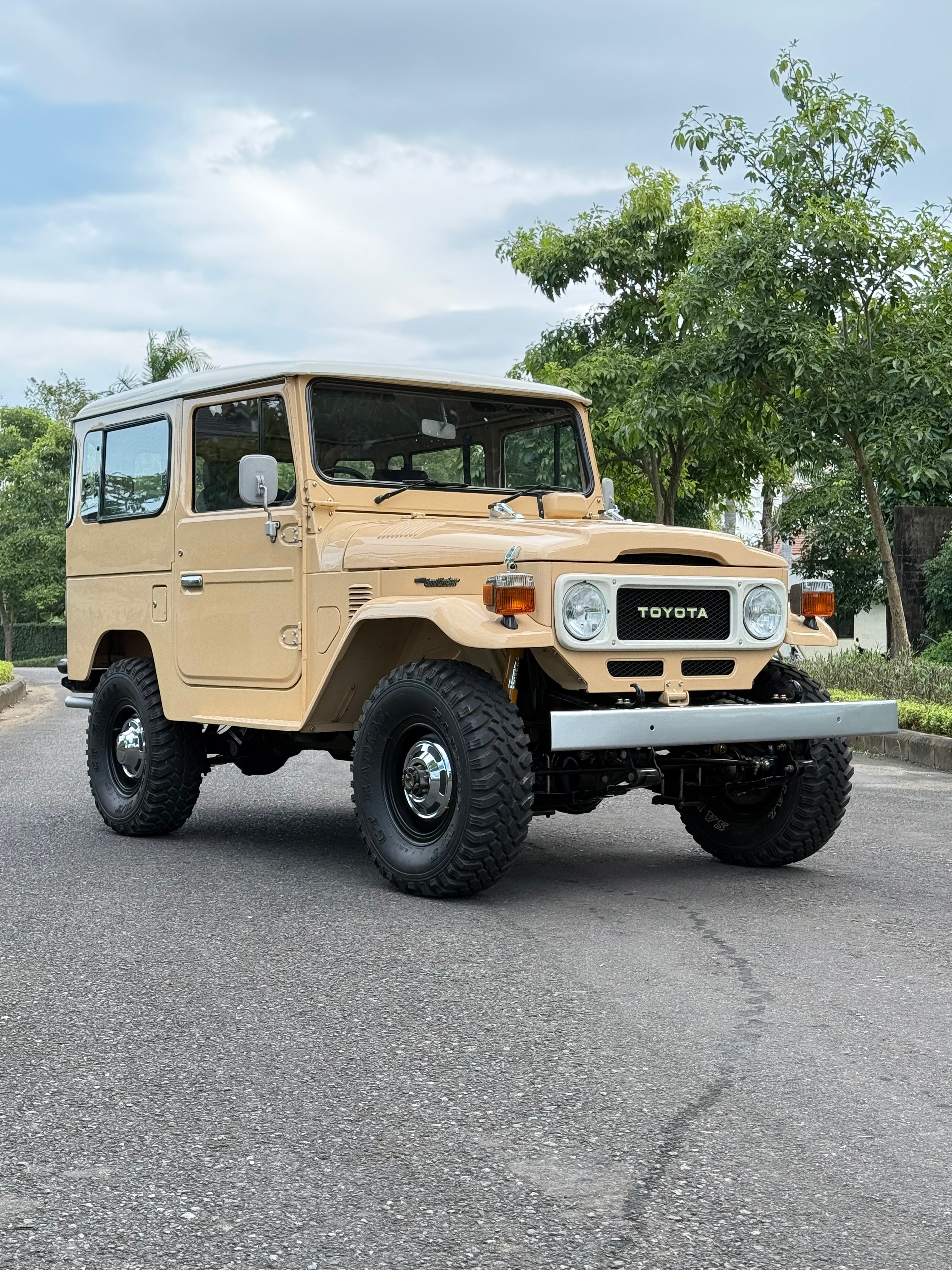 1981 FJ40 LAND CRUISER