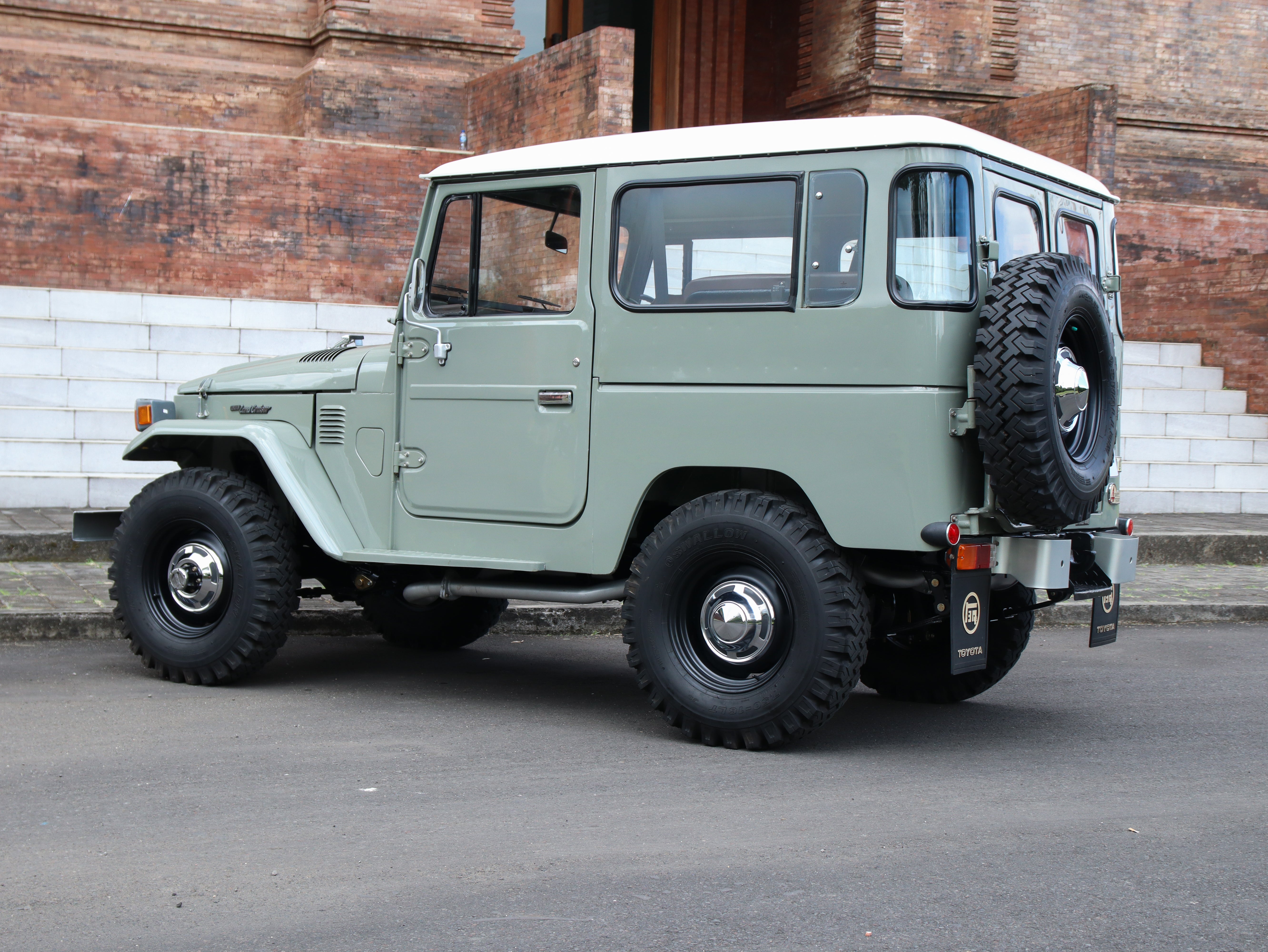 1979 TOYOTA FJ40 LAND CRUISER (SOLD)