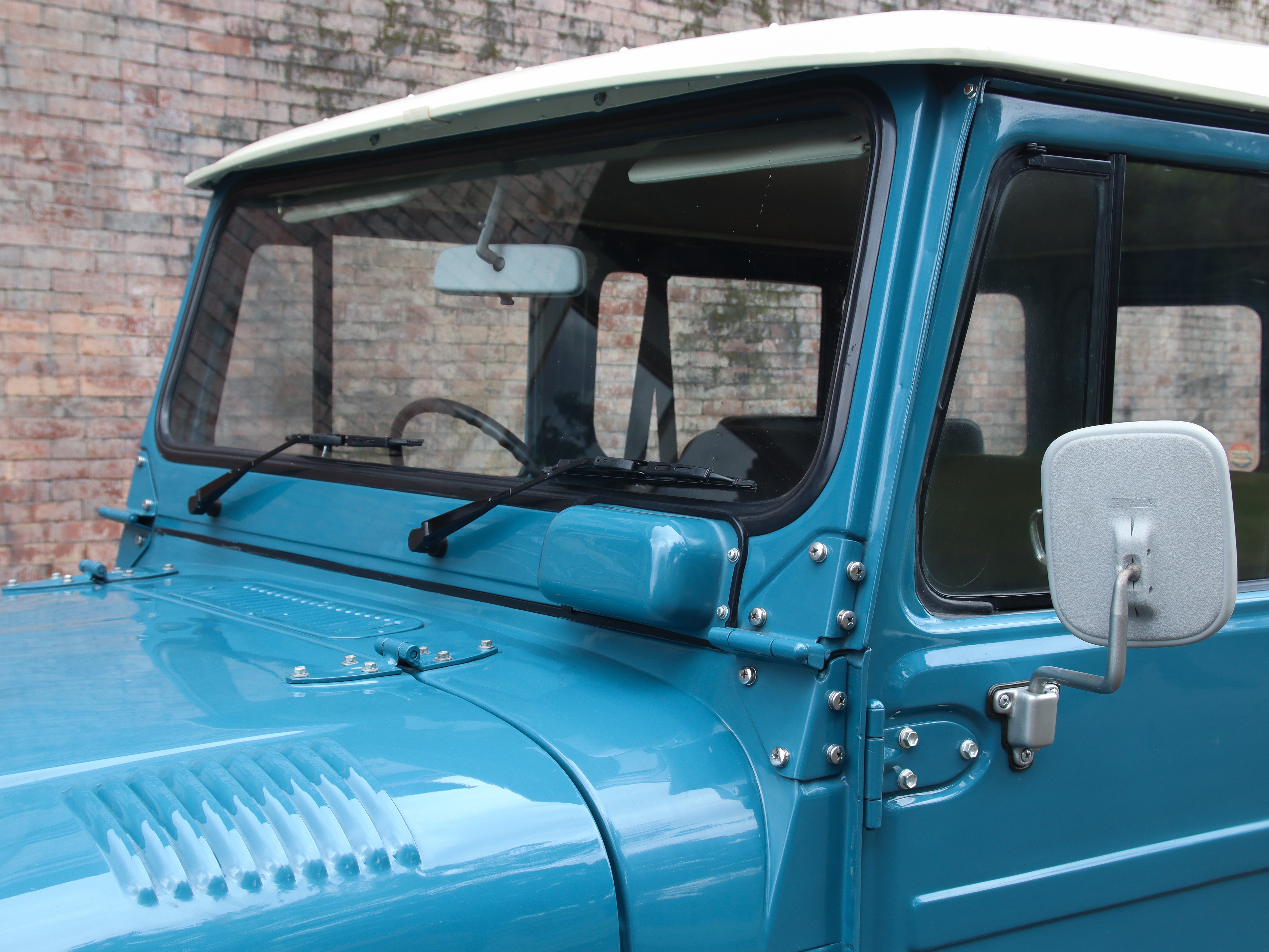 1982 TOYOTA FJ40 LAND CRUISER (SOLD)