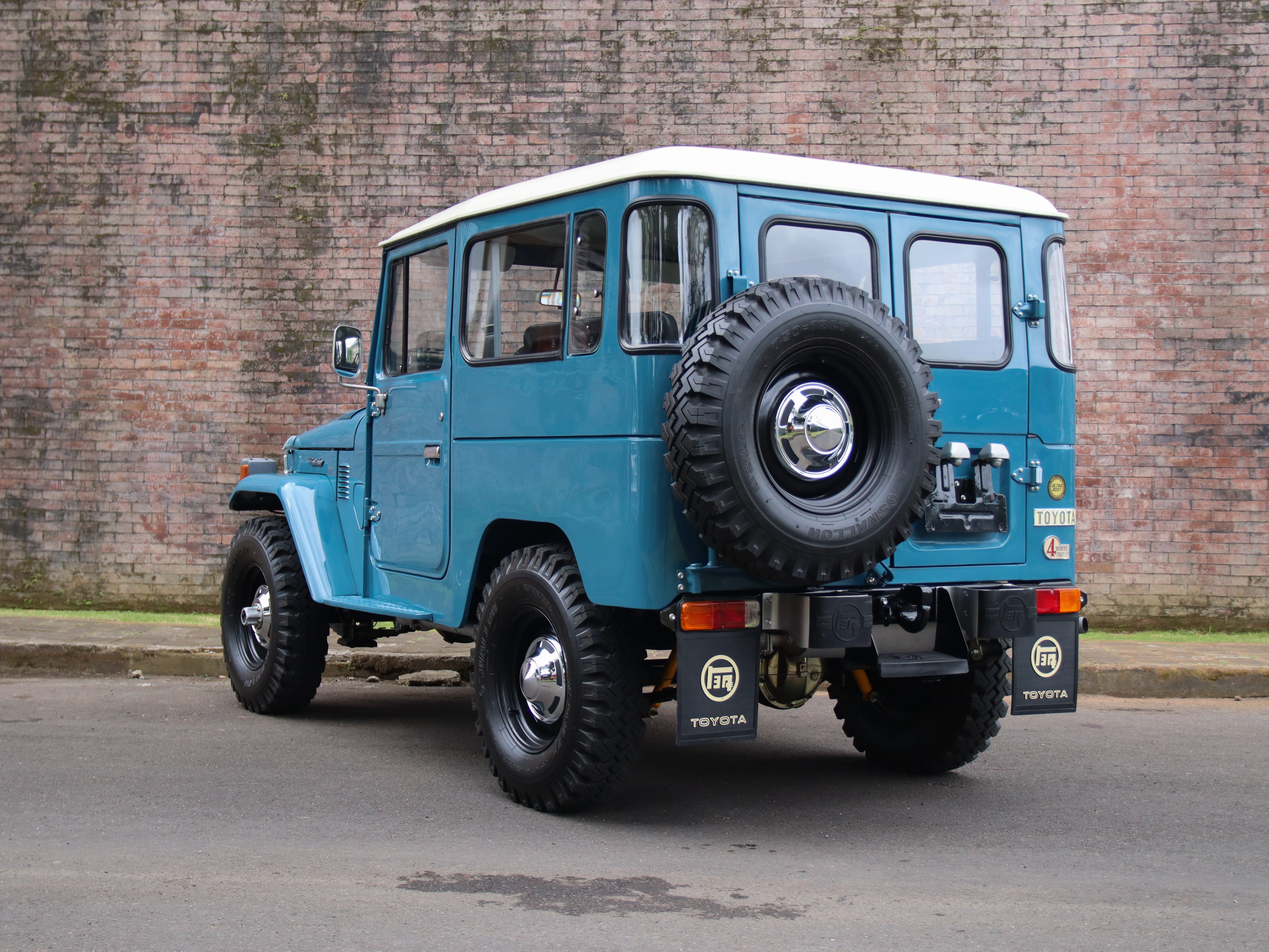 1982 TOYOTA FJ40 LAND CRUISER (SOLD)