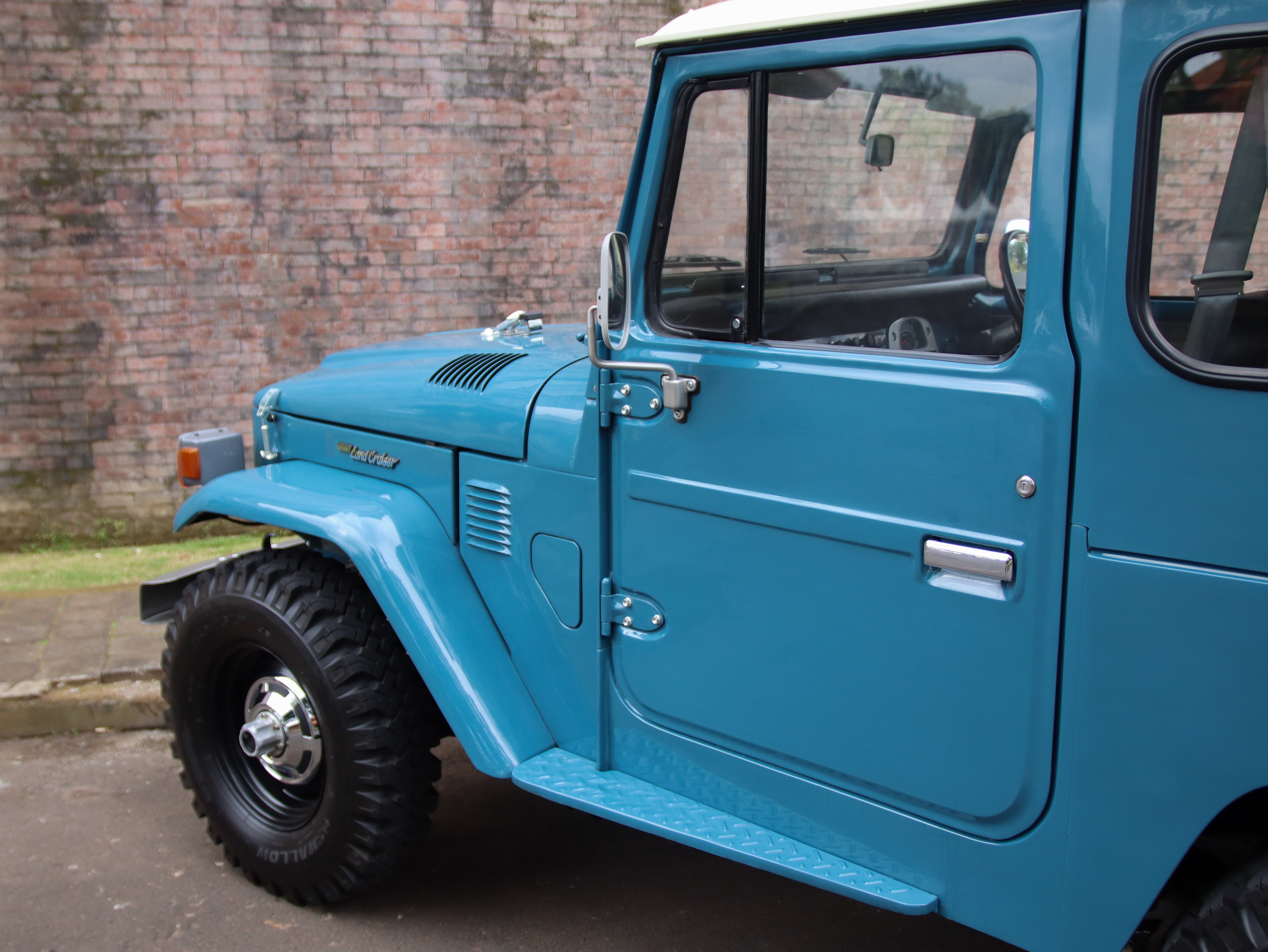 1982 TOYOTA FJ40 LAND CRUISER (SOLD)