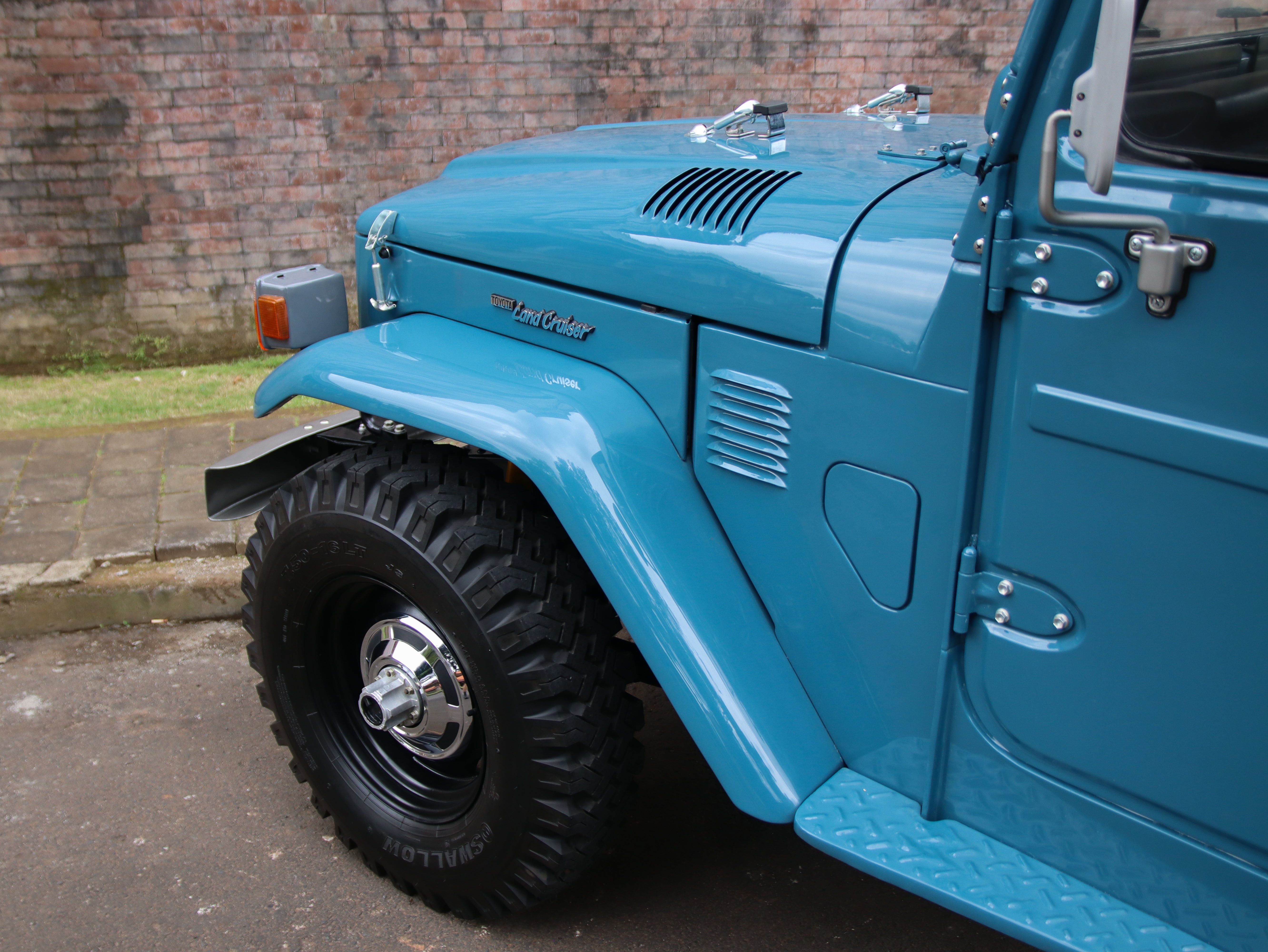 1982 TOYOTA FJ40 LAND CRUISER (SOLD)