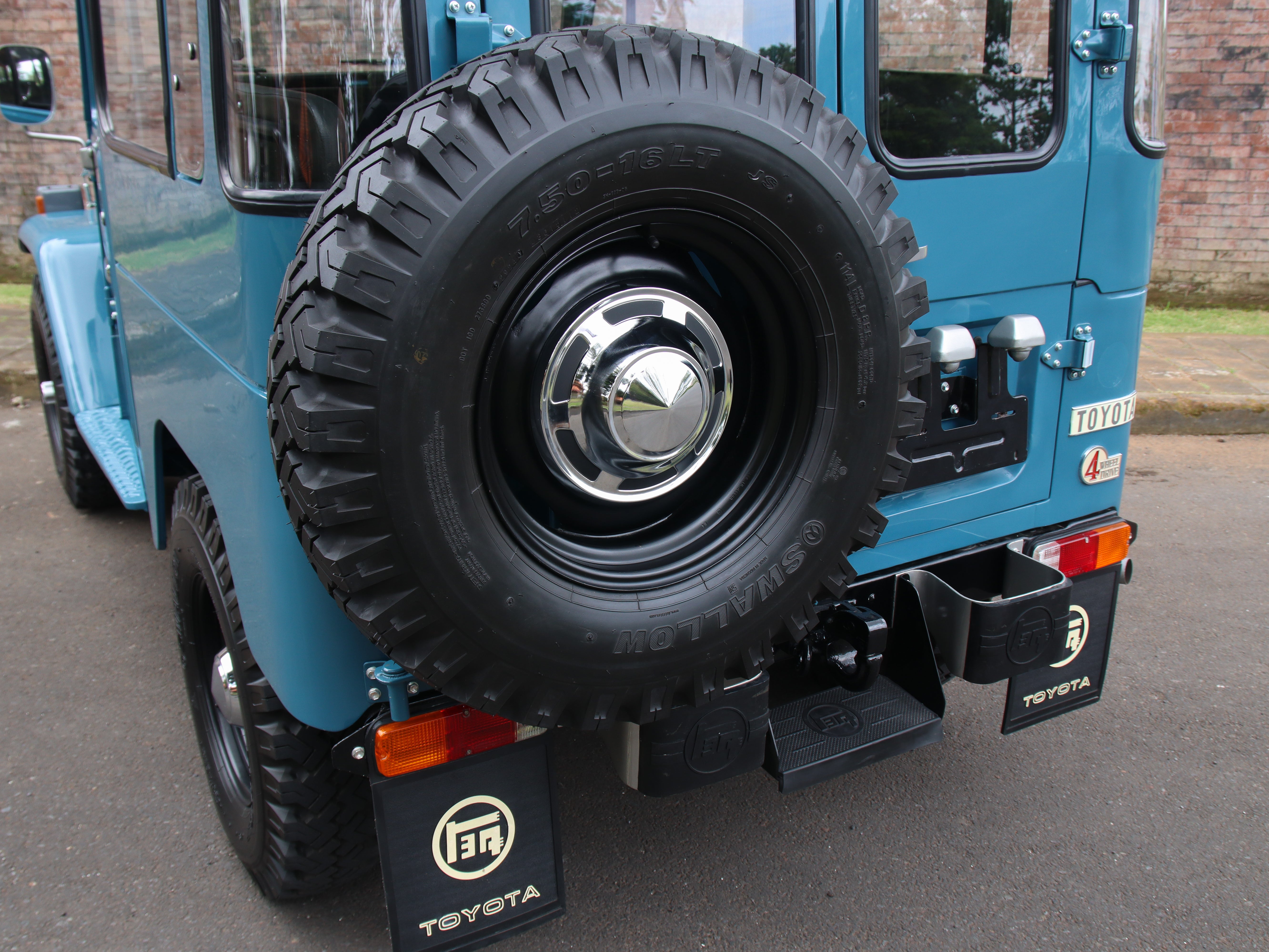 1982 TOYOTA FJ40 LAND CRUISER (SOLD)