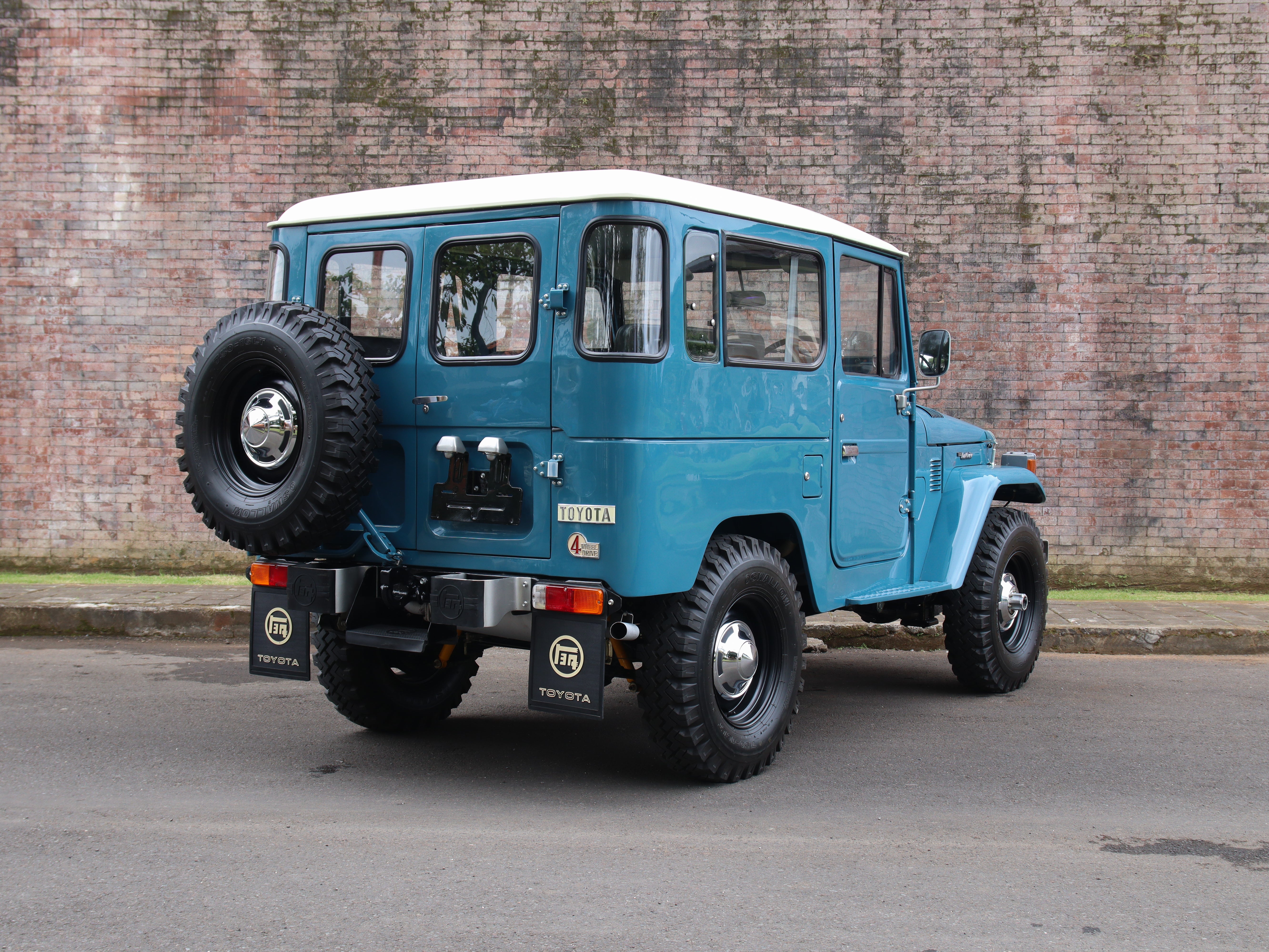 1982 TOYOTA FJ40 LAND CRUISER (SOLD)