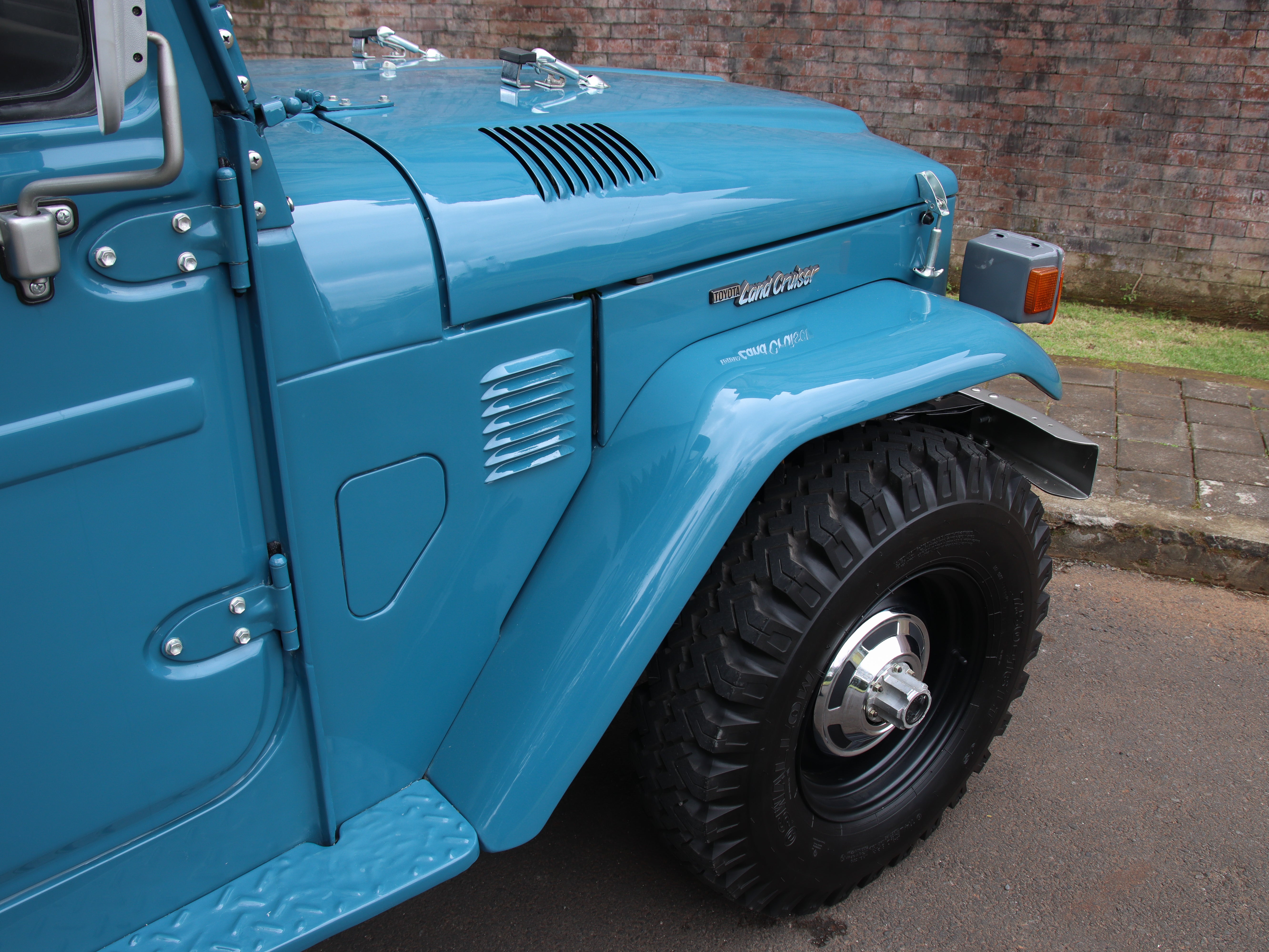 1982 TOYOTA FJ40 LAND CRUISER (SOLD)