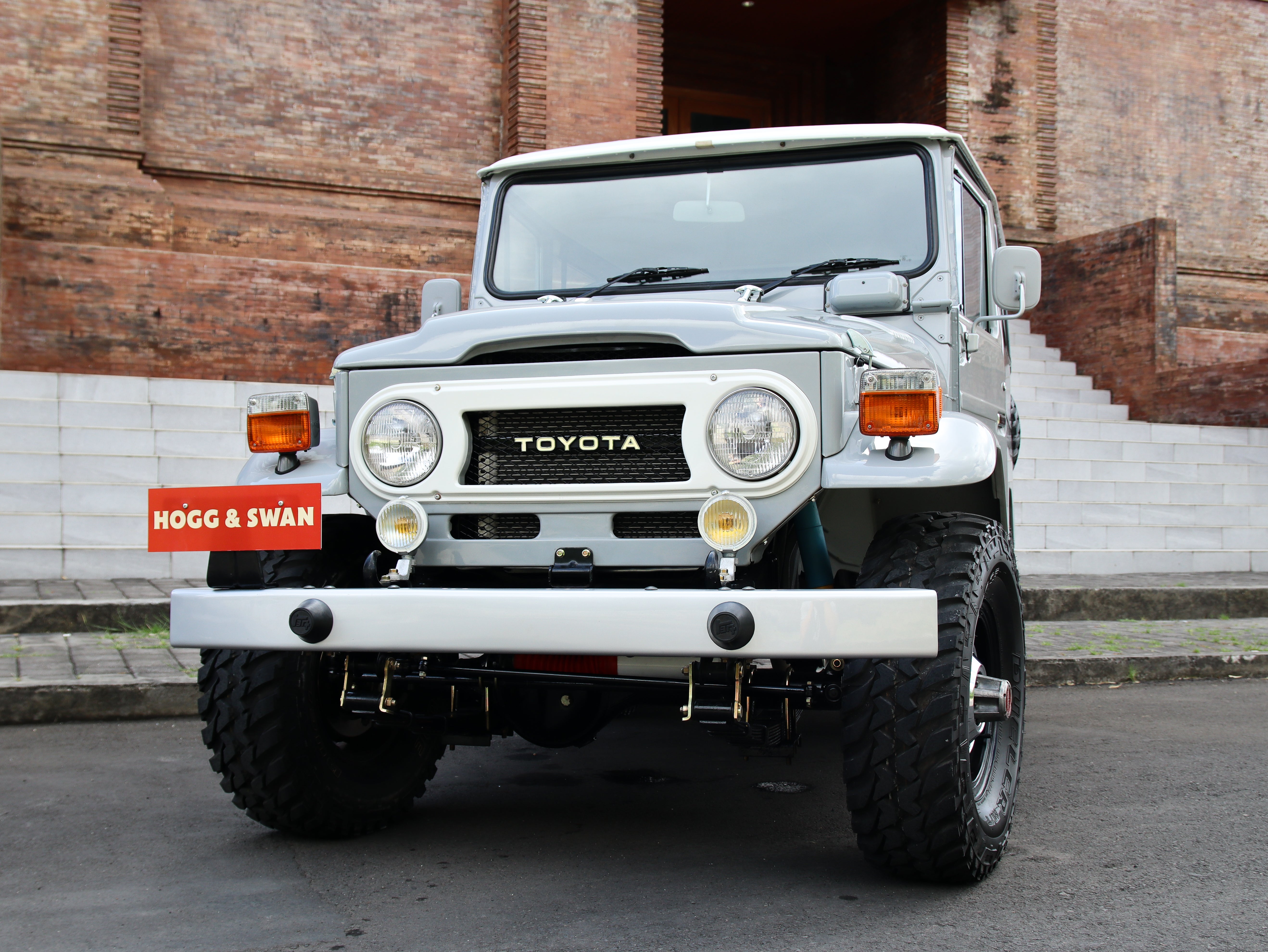 1977 TOYOTA FJ40 LAND CRUISER