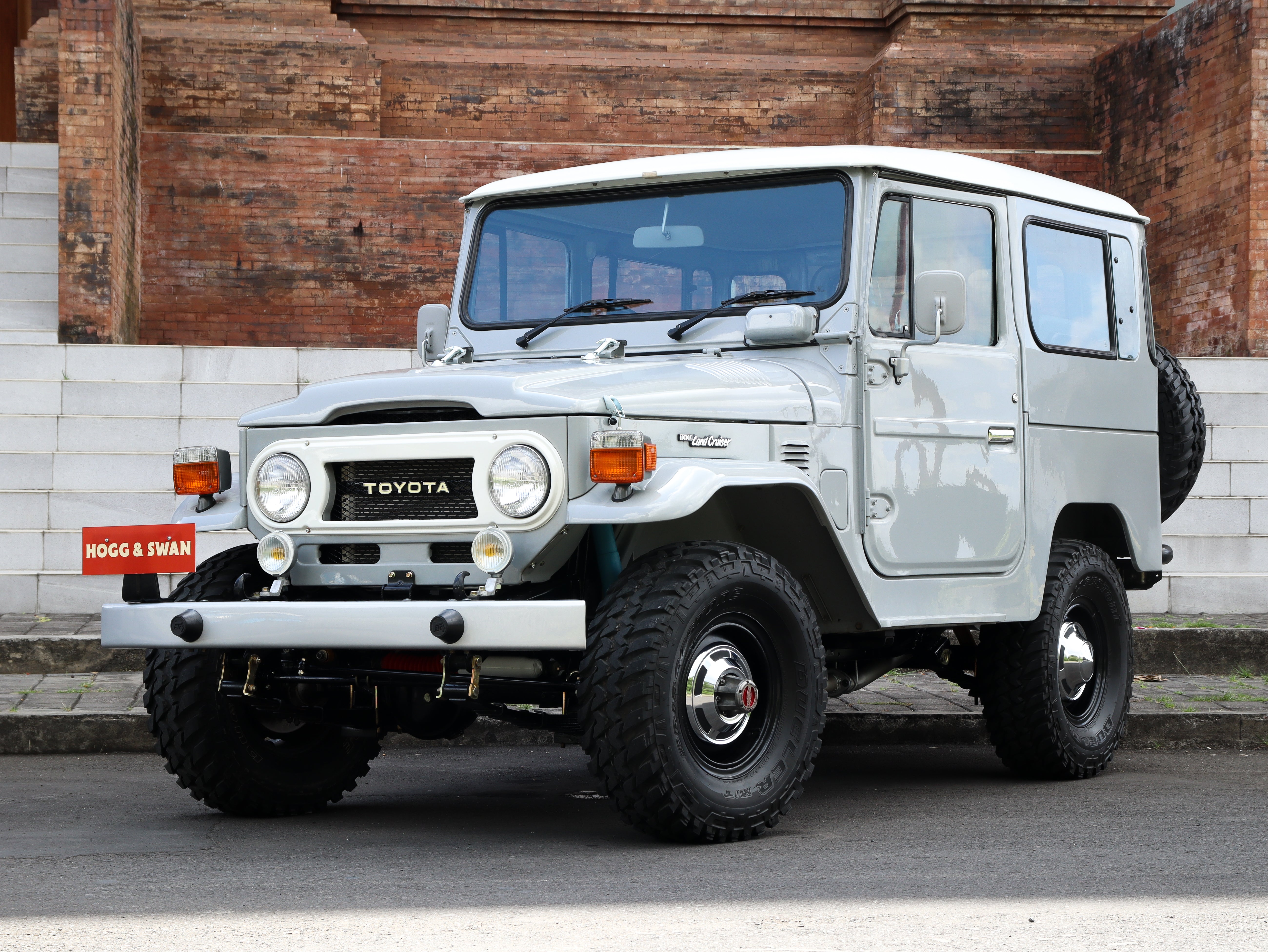 1977 FJ40 LAND CRUISER