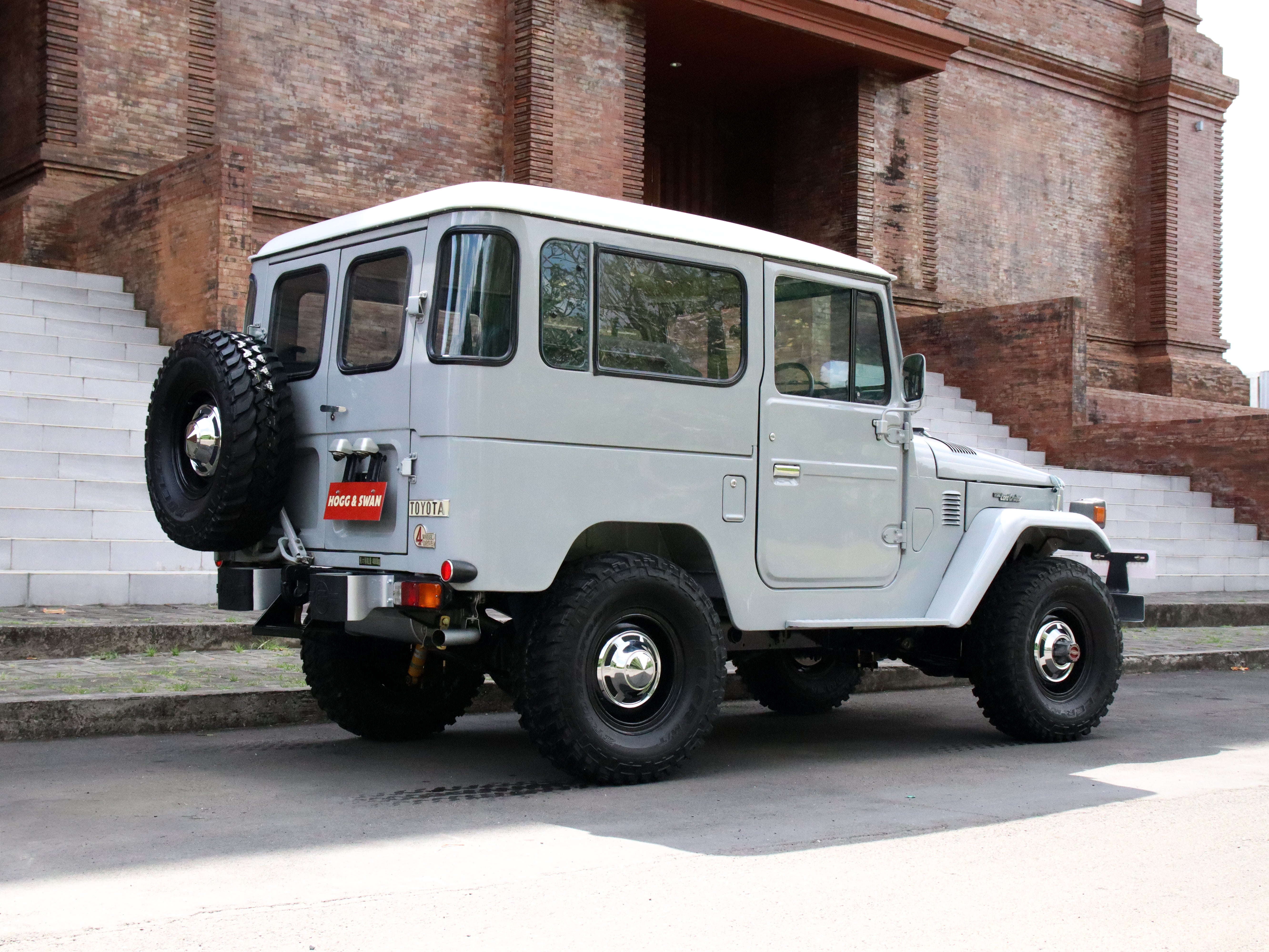 1977 TOYOTA FJ40 LAND CRUISER