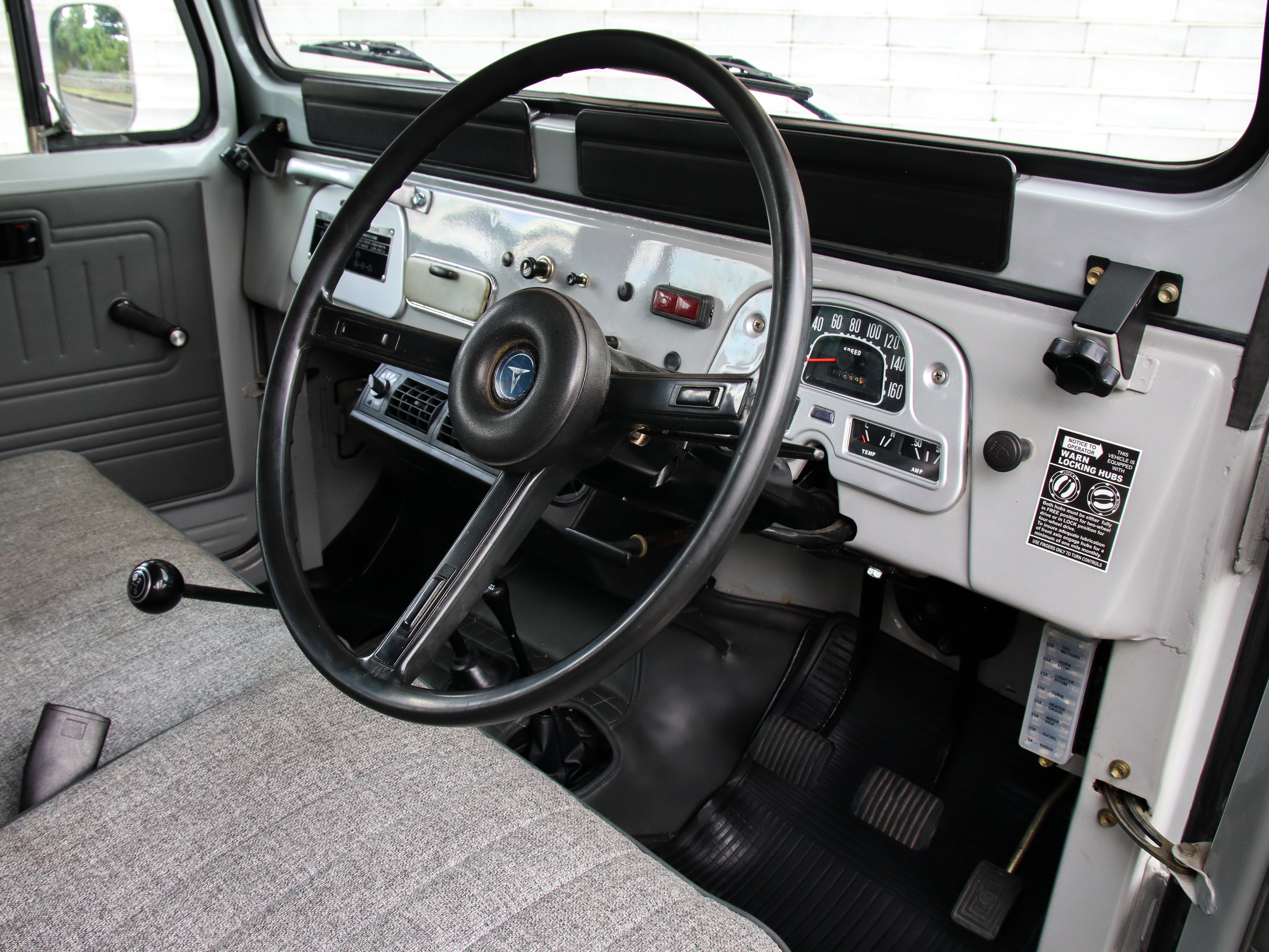 1977 TOYOTA FJ40 LAND CRUISER