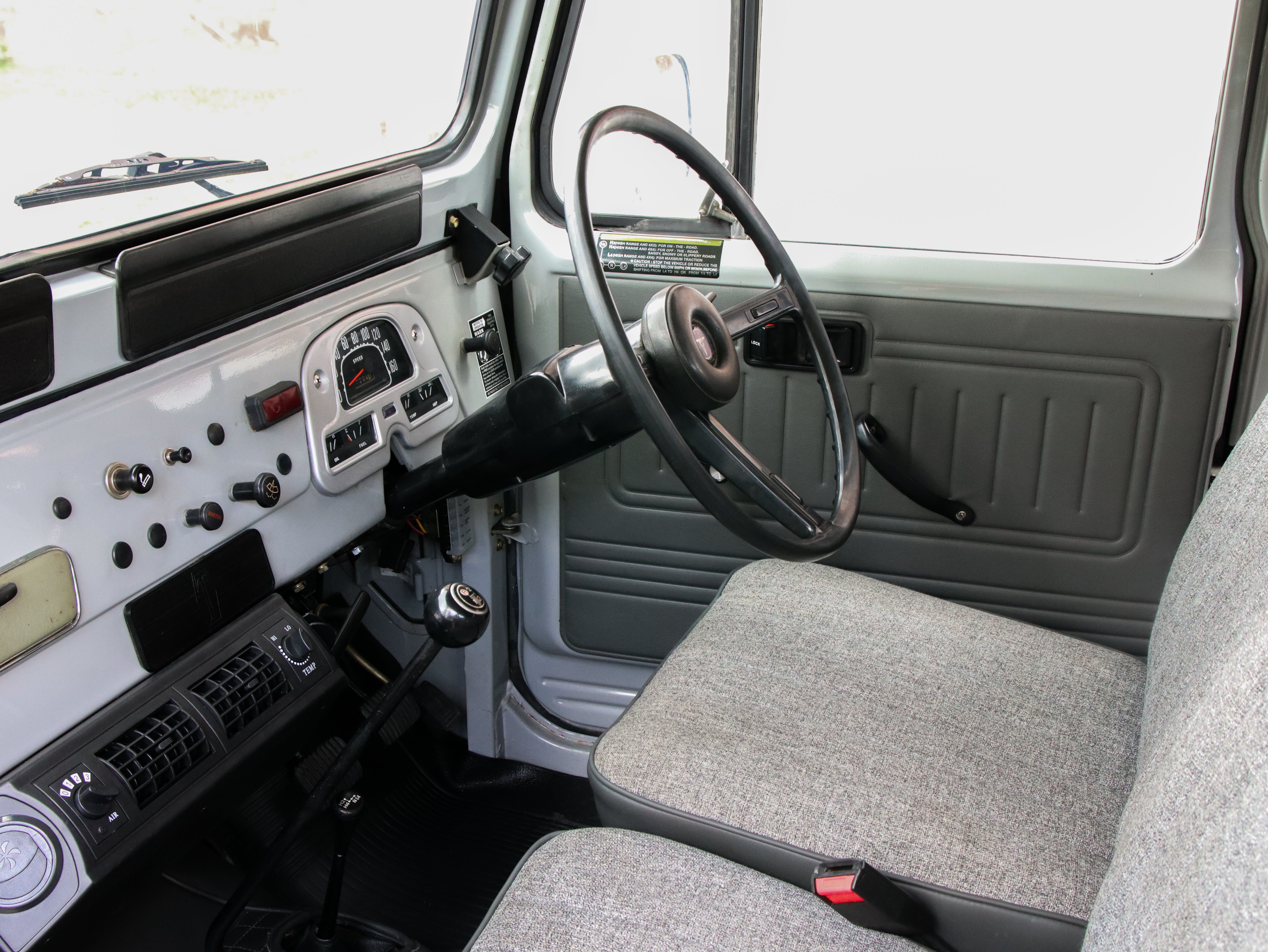 1977 TOYOTA FJ40 LAND CRUISER
