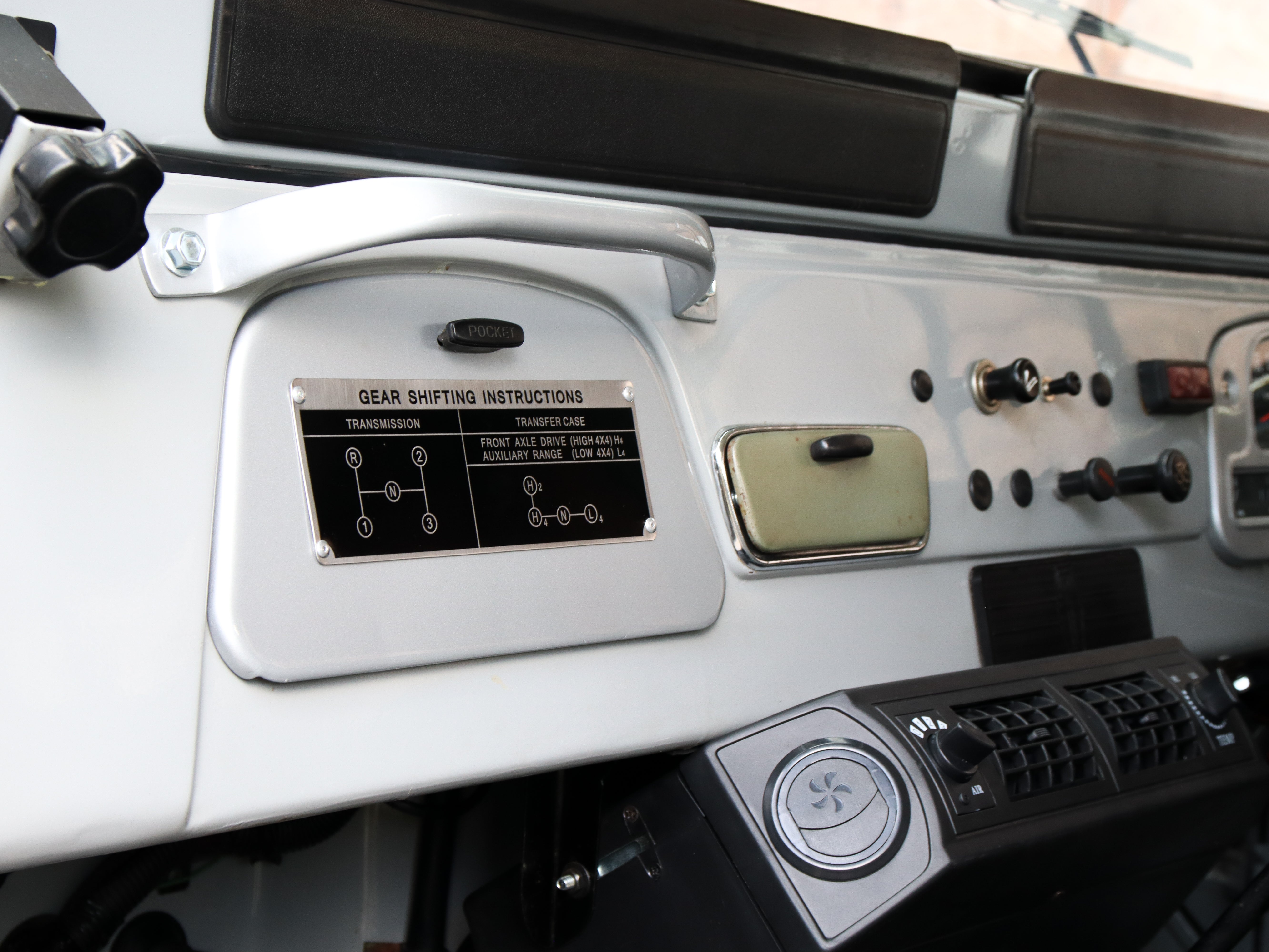 1977 TOYOTA FJ40 LAND CRUISER