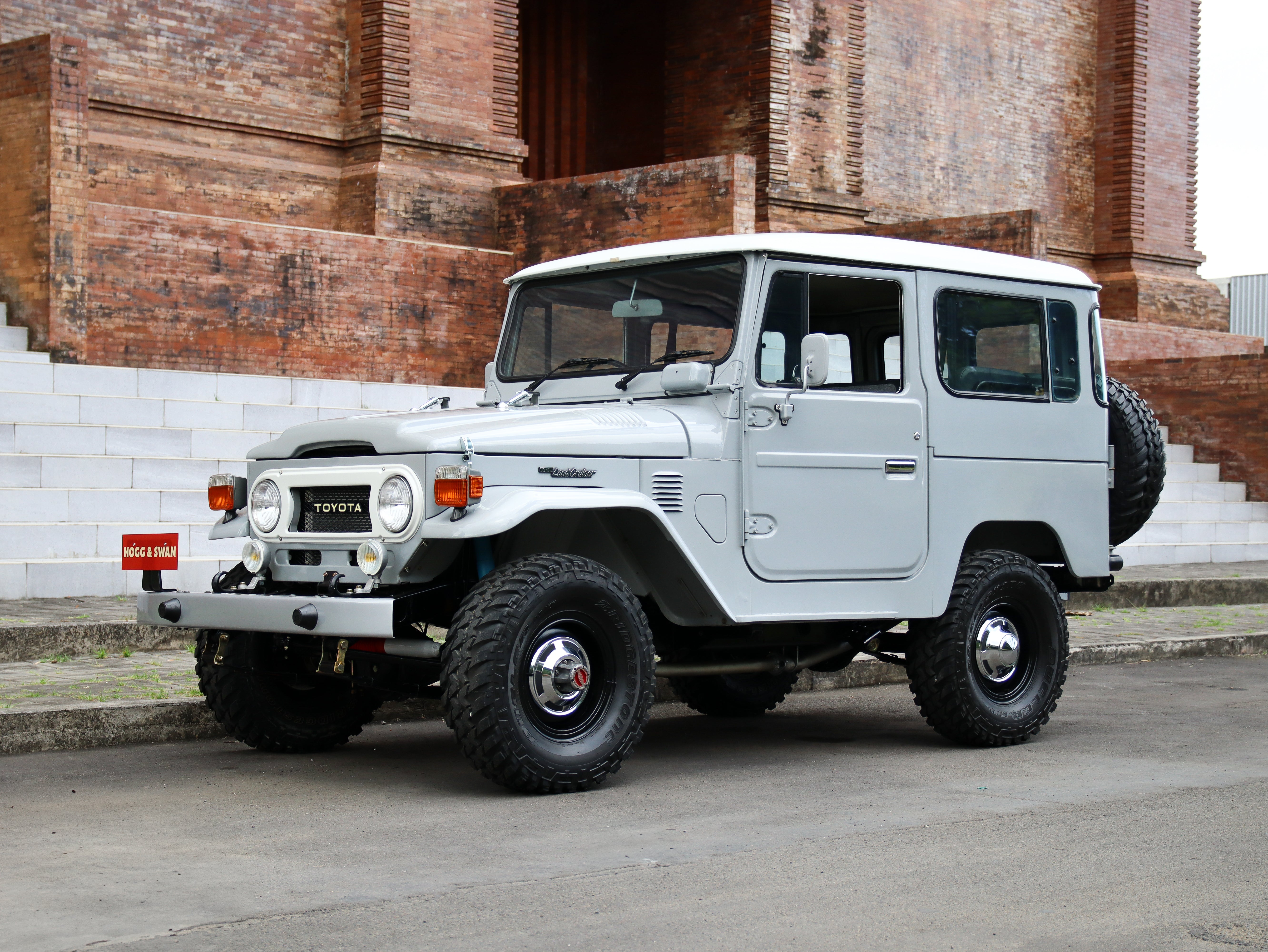 1977 TOYOTA FJ40 LAND CRUISER