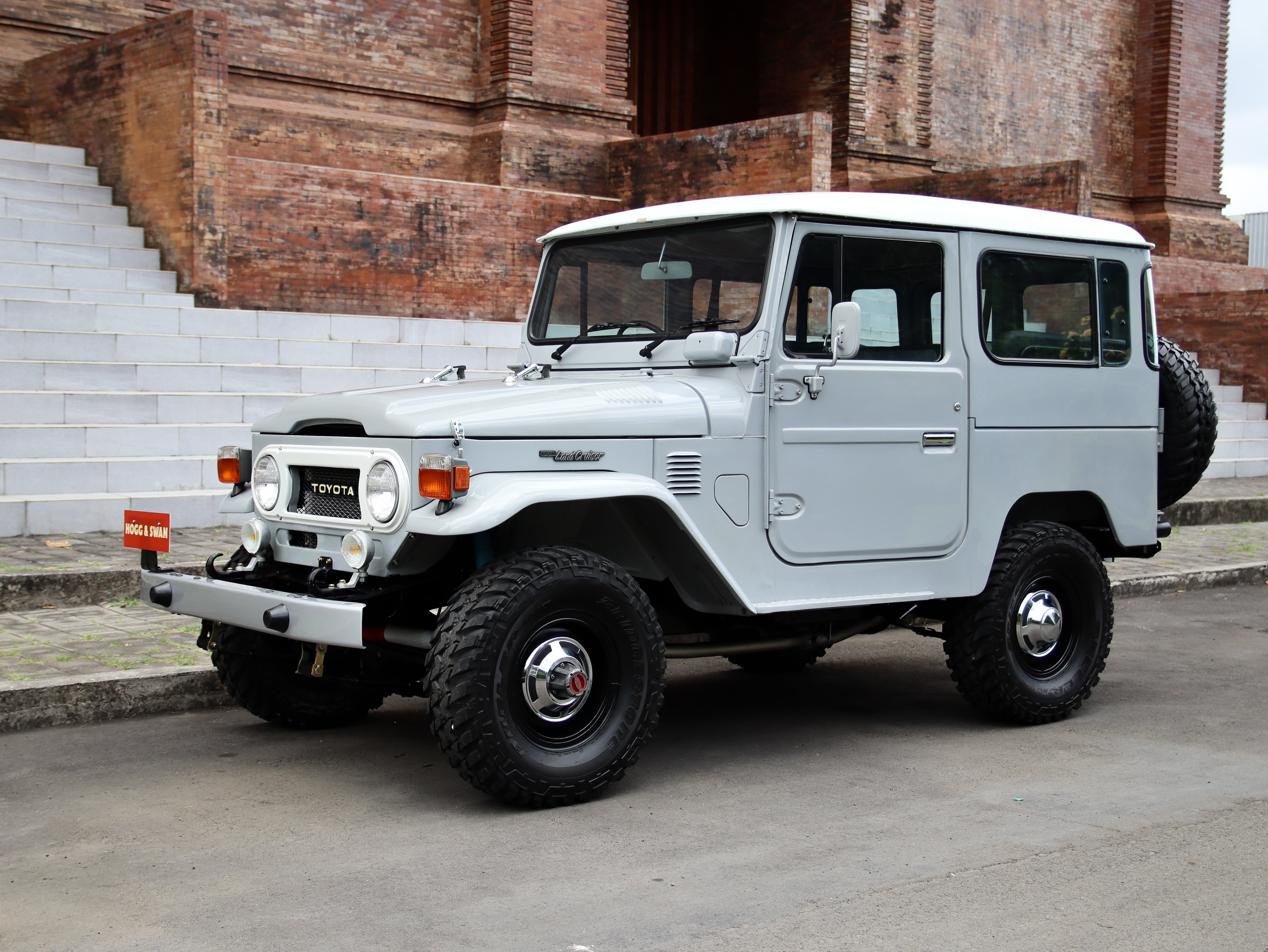 1977 TOYOTA FJ40 LAND CRUISER