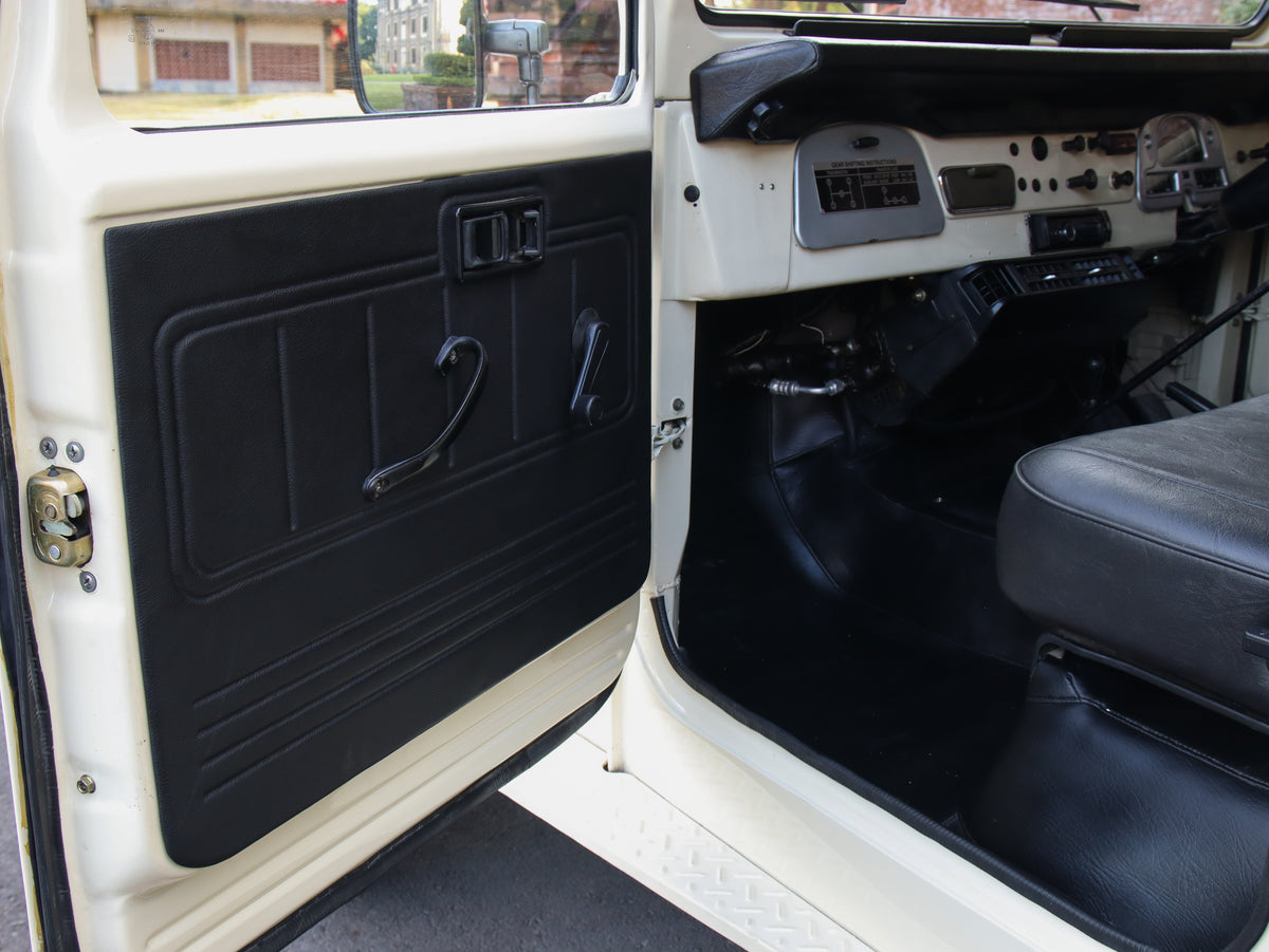 Classic 40 Series Toyota FJ40 Land Cruiser with Bulk Genuine Interior Parts and Black Leather Seats