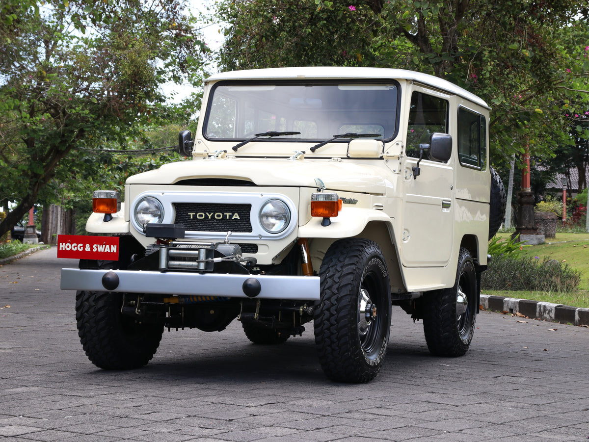 Classic Look 1980 Toyota FJ40 Land Cruiser in Beige Australian Spec Restored by Hogg & Swan.