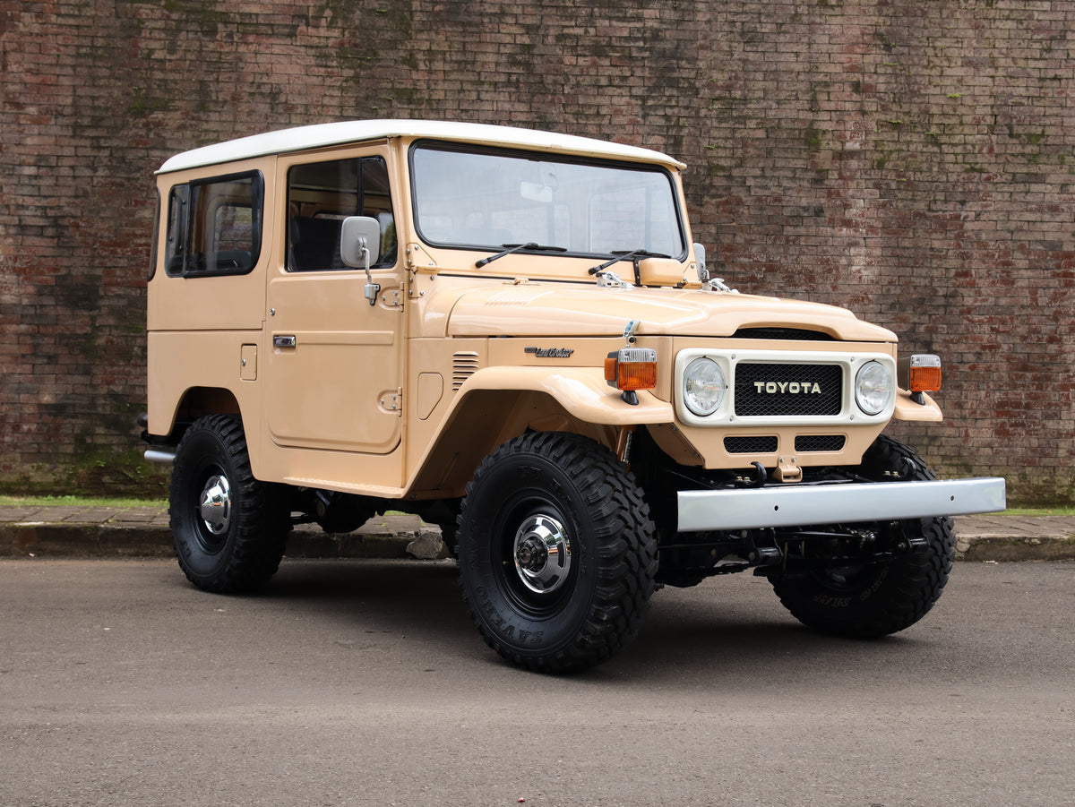 Newly Restorated Classic 40 Series 1981 Toyota FJ40 Land Cruiser in Beige Restored by Hogg & Swan