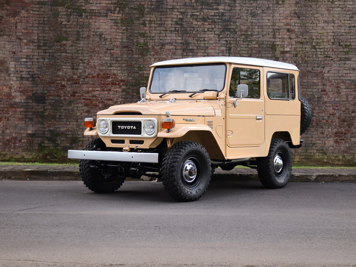 1981 Toyota FJ40 Land Cruiser 2F Engine with Australian Spec Seats and Air Conditioning