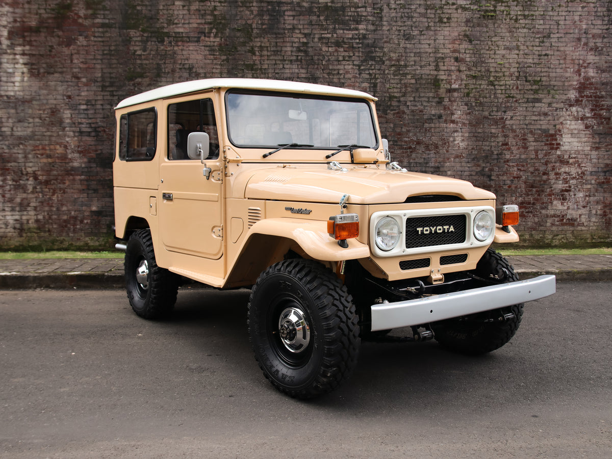 Vintage 40 Series Toyota Jeep FJ40 Land Cruiser with Classic Tyres and Upgraded Suspension