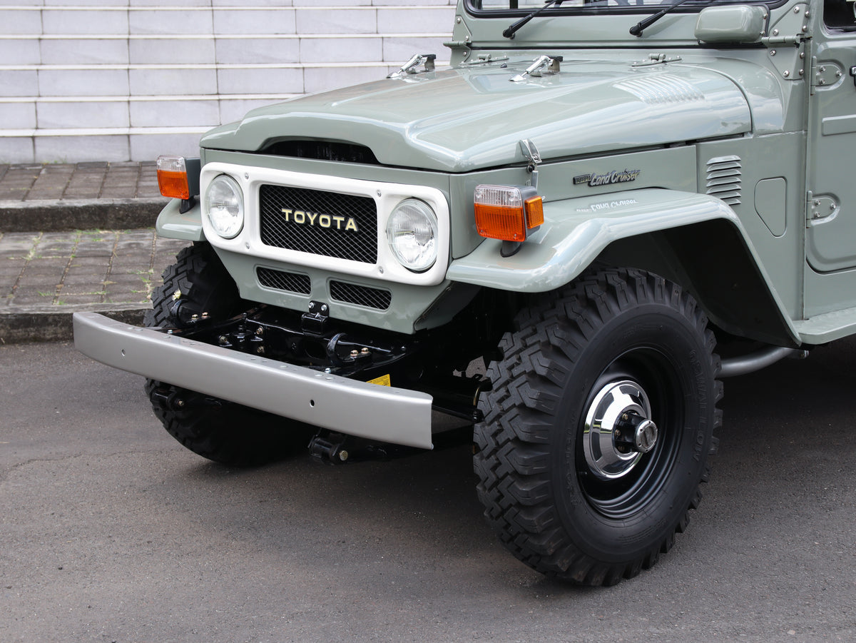 Classic Toyota 40 Series Grey 1979 Late Model Toyota FJ40 Land Cruiser Classic Look